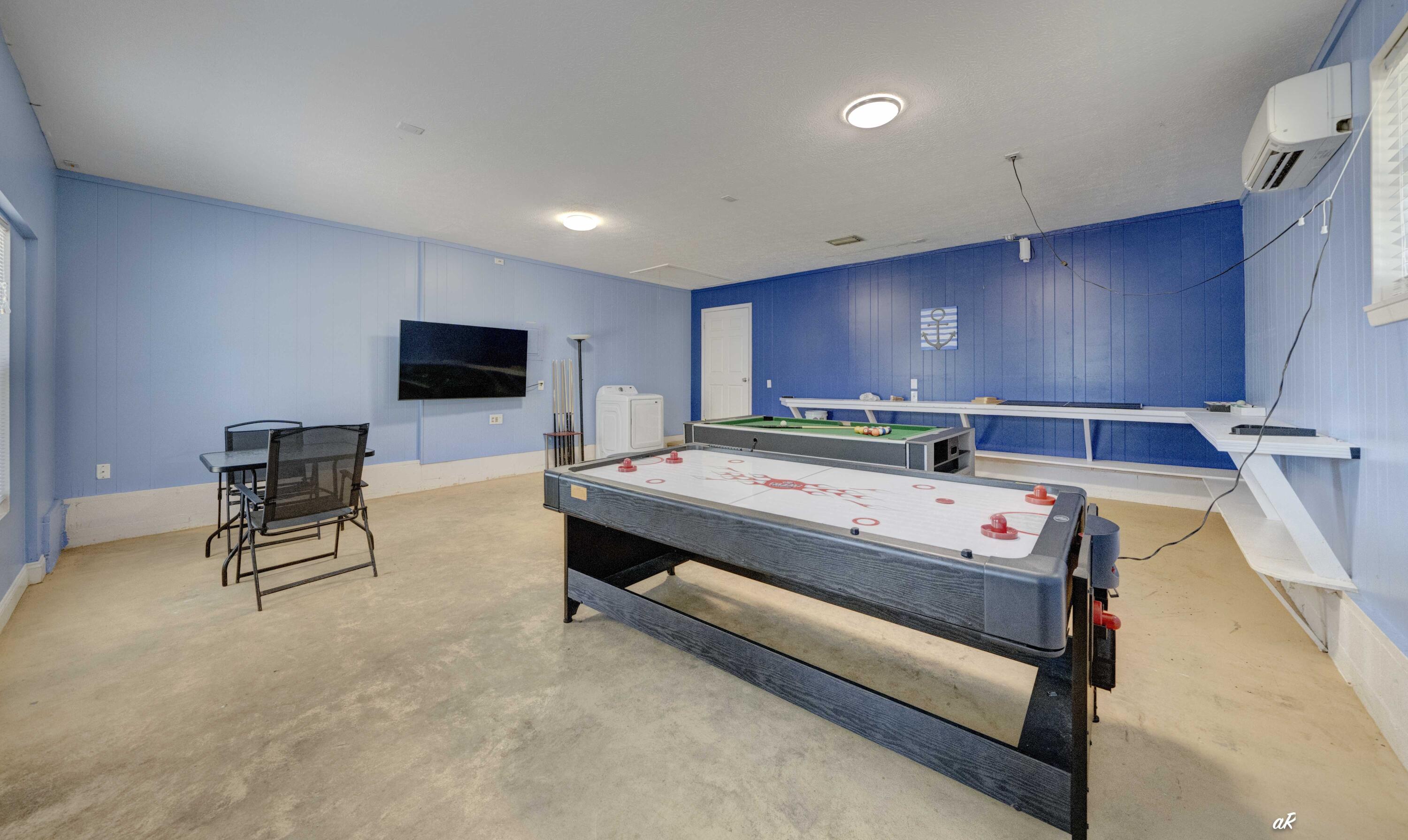 THOMAS DRIVE PARK UNIT 2 - Residential