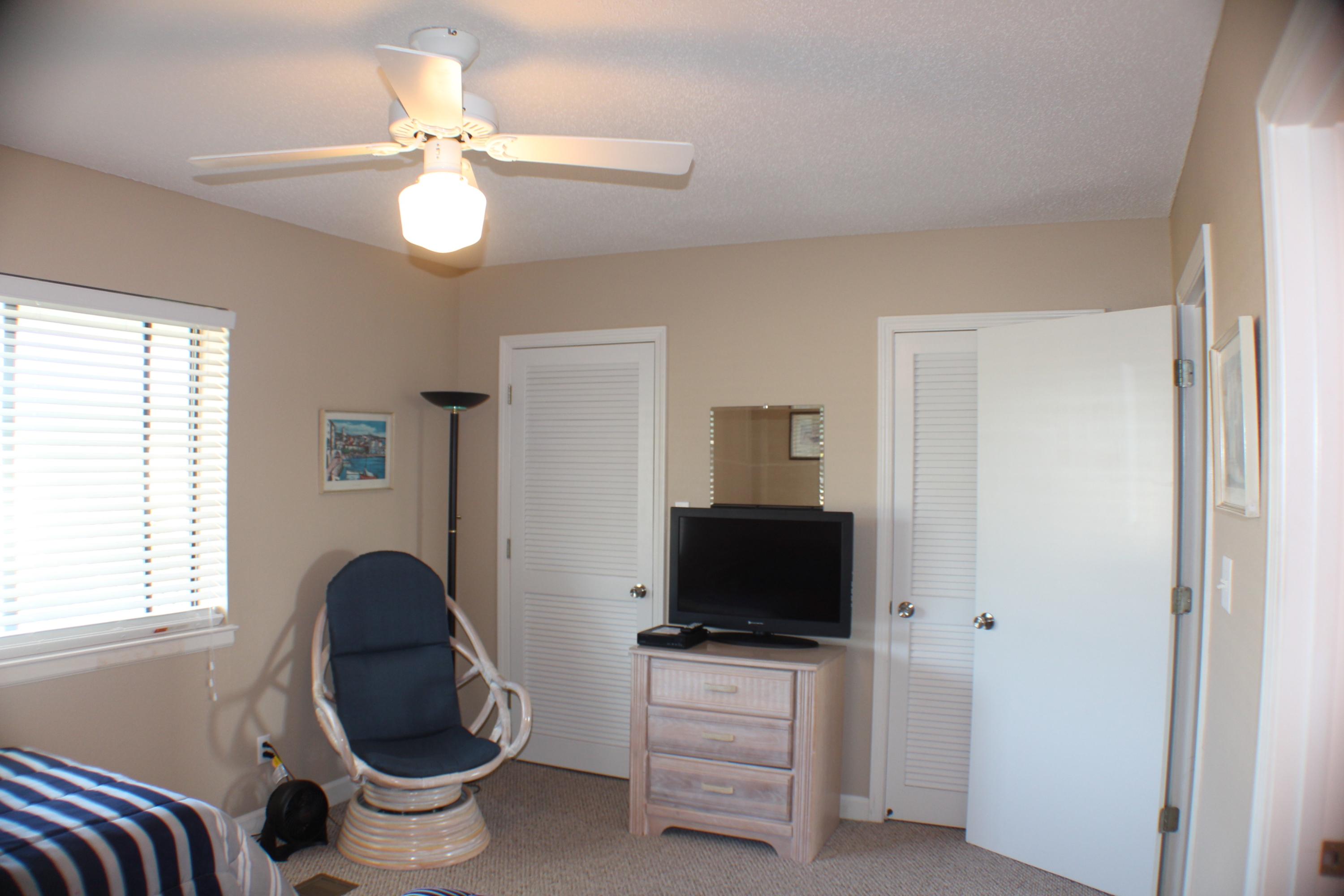 SANDPRINTS CONDO - Residential