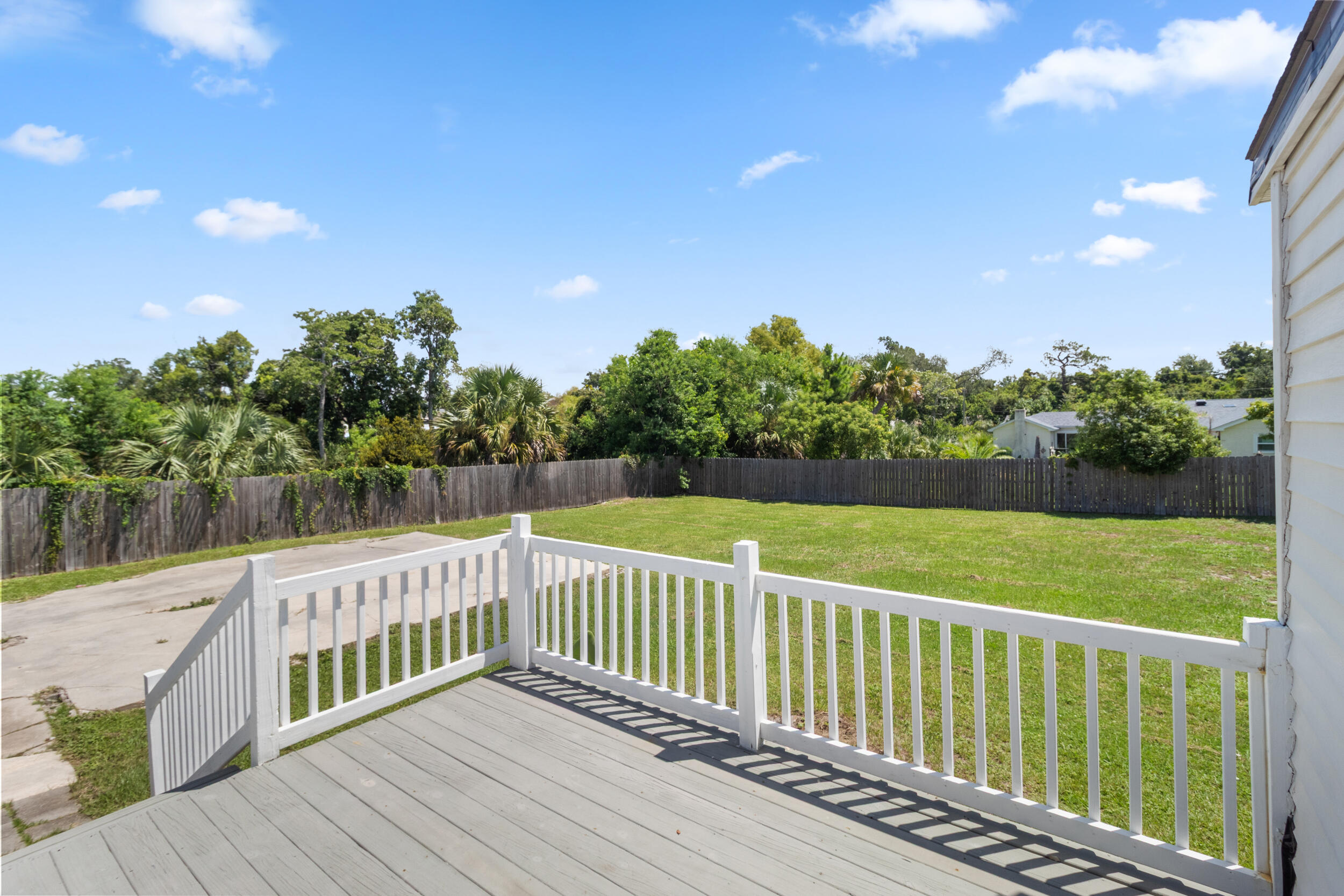 Bunkers Cove/Sudduths 4th Add - Residential Lease