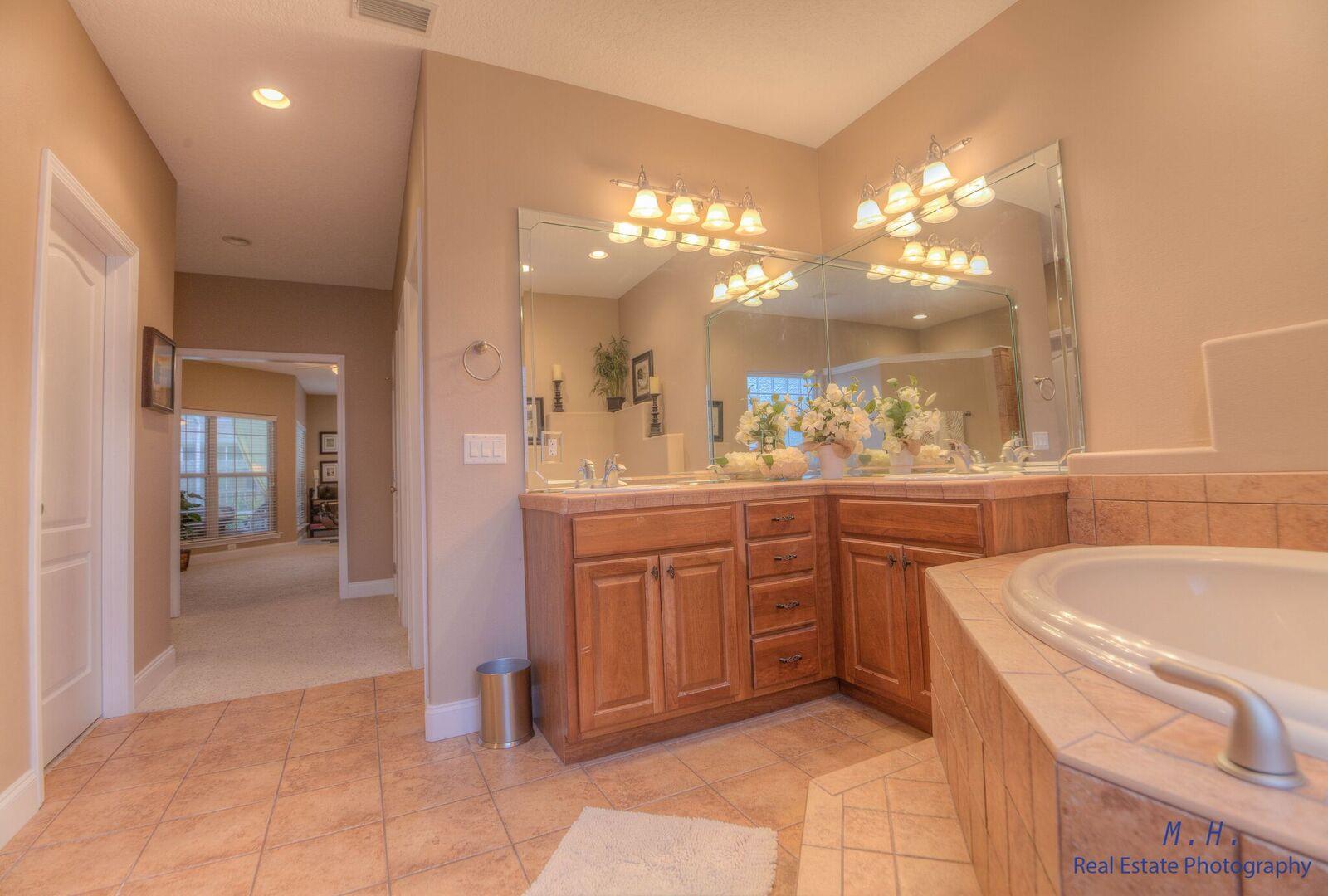 ROCKS COVE - Residential