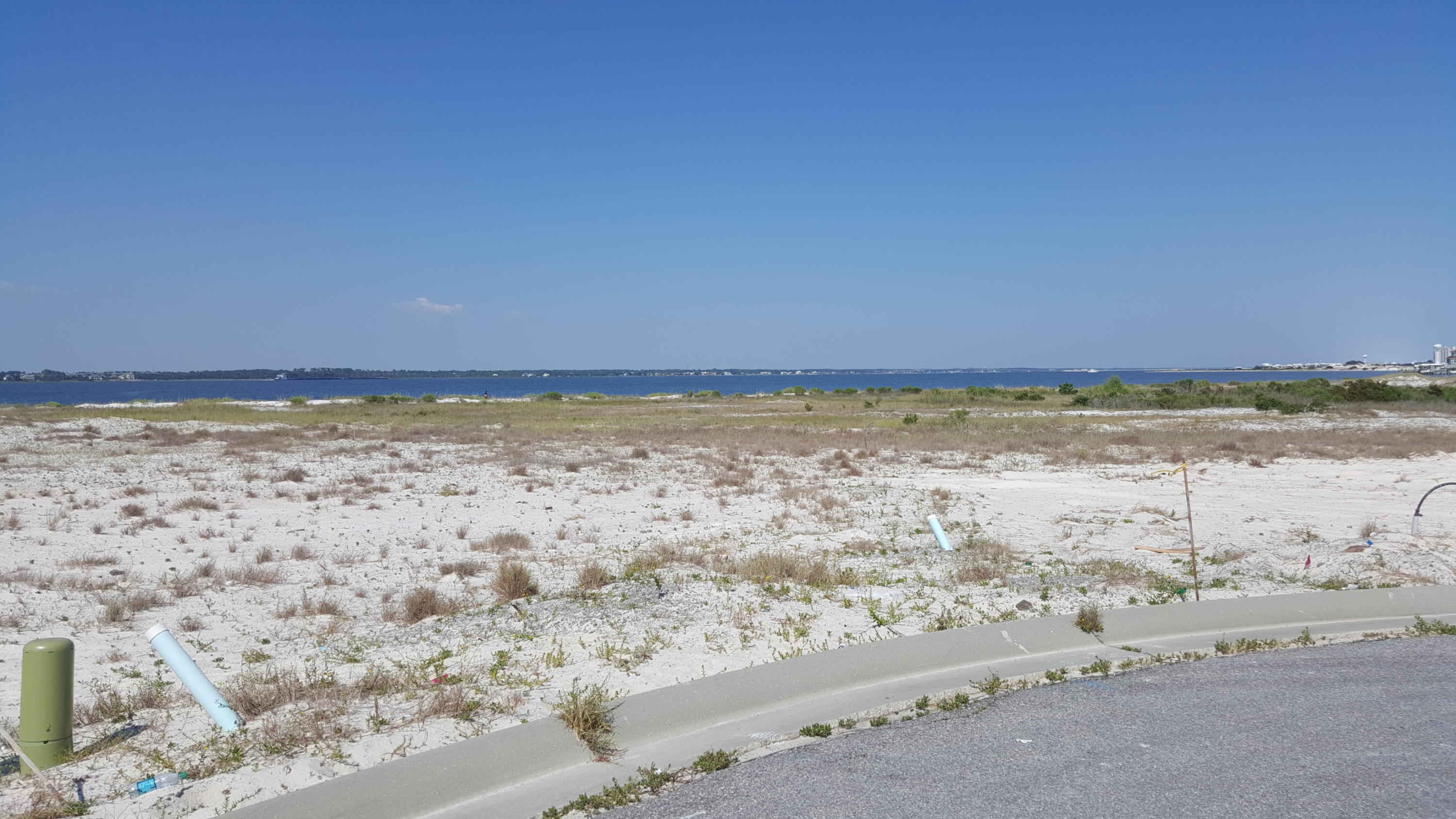 BY THE SEA - Residential