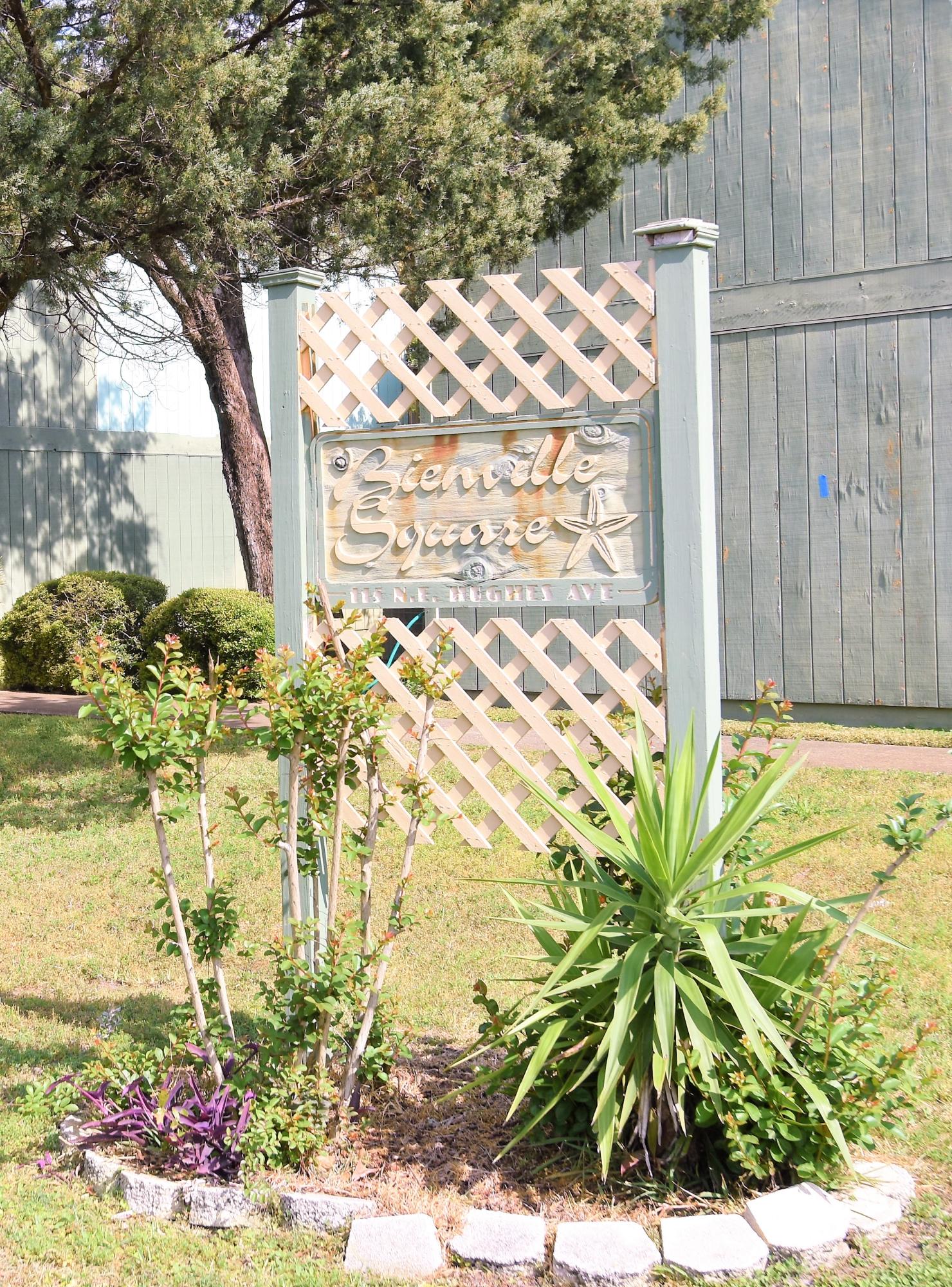 BIENVILLE SQUARE T/H - Residential