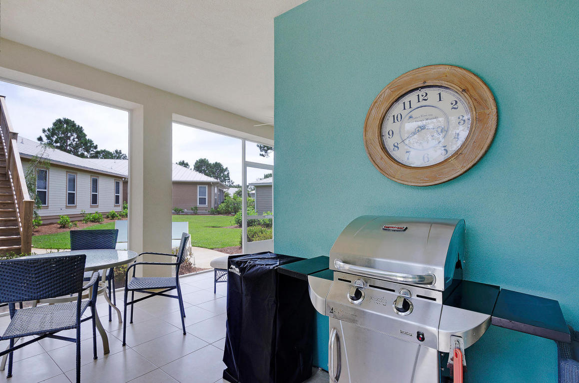 CRYSTAL LAKE - Residential