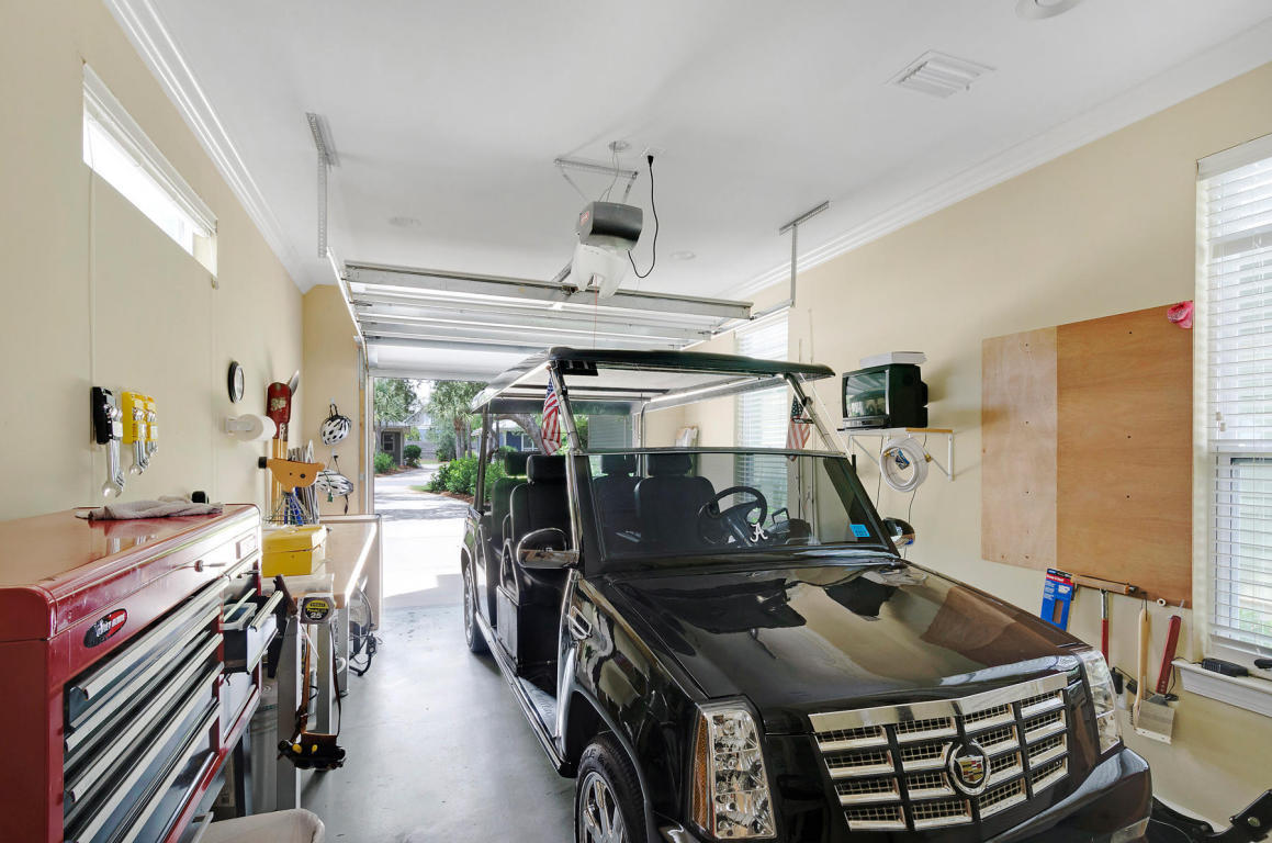 CRYSTAL LAKE - Residential