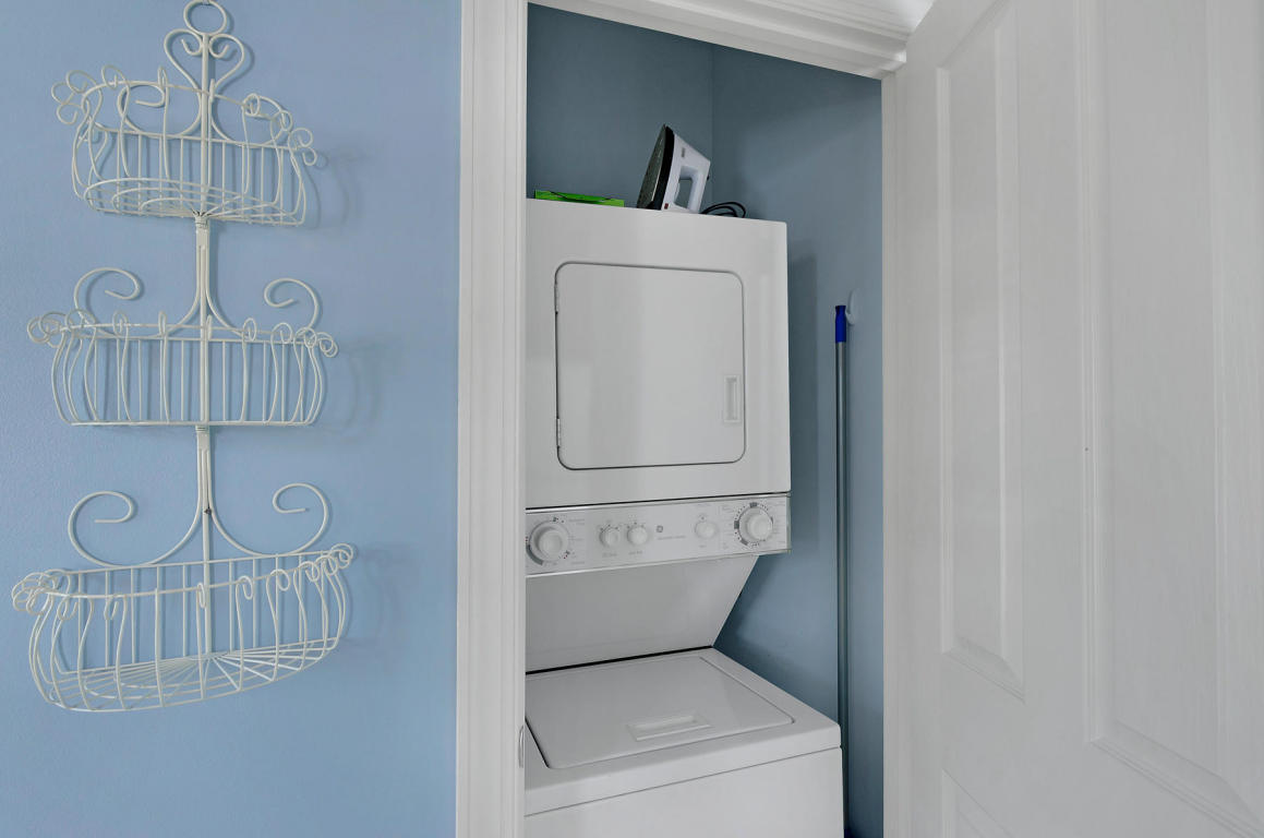 CRYSTAL LAKE - Residential