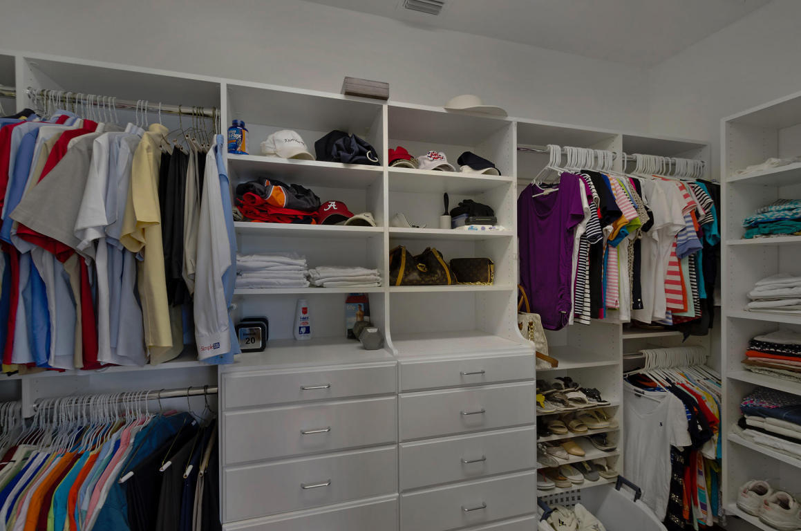 CRYSTAL LAKE - Residential