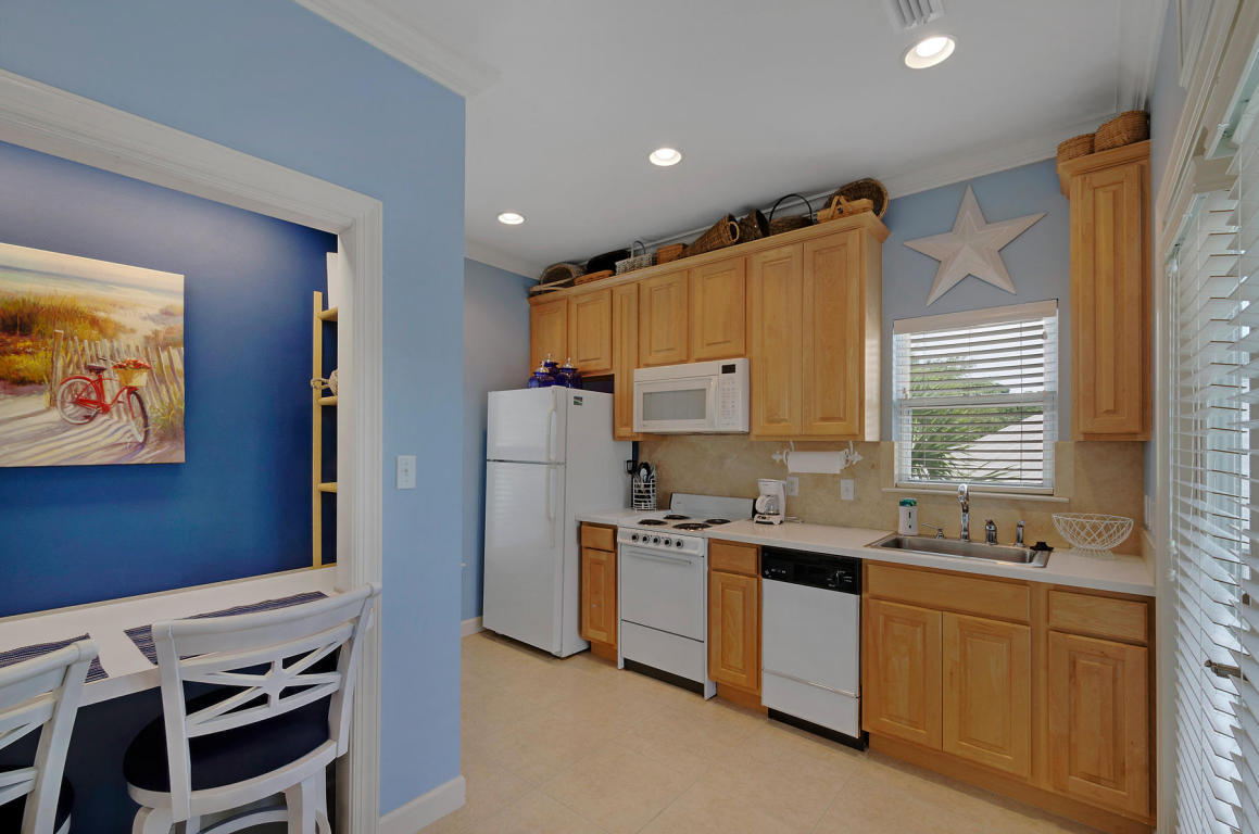 CRYSTAL LAKE - Residential