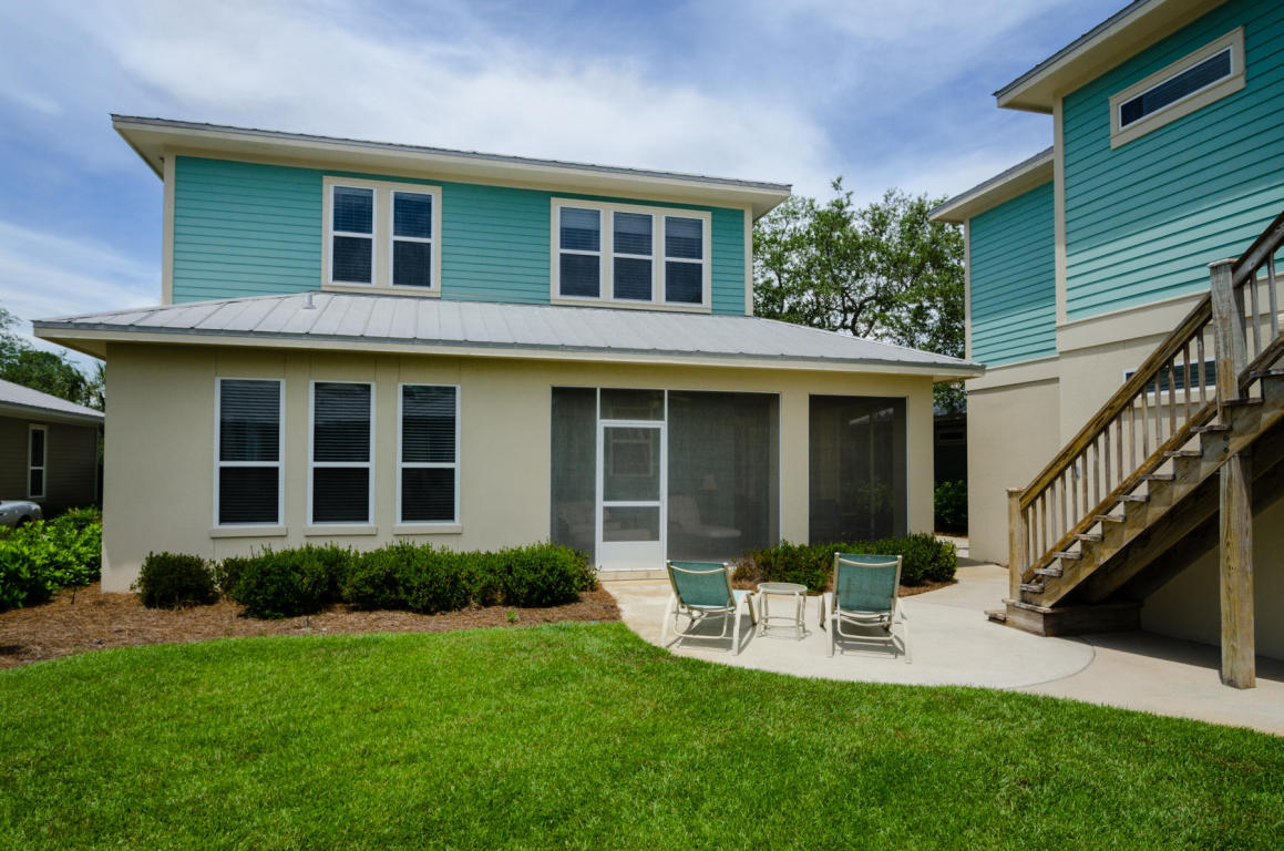 CRYSTAL LAKE - Residential