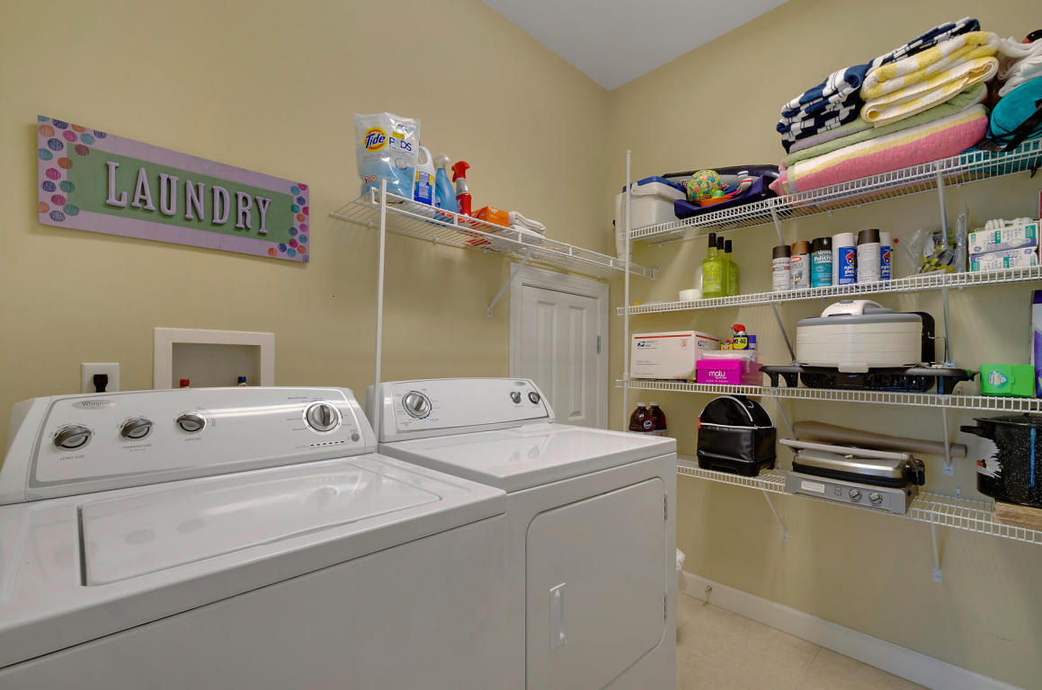 CRYSTAL LAKE - Residential