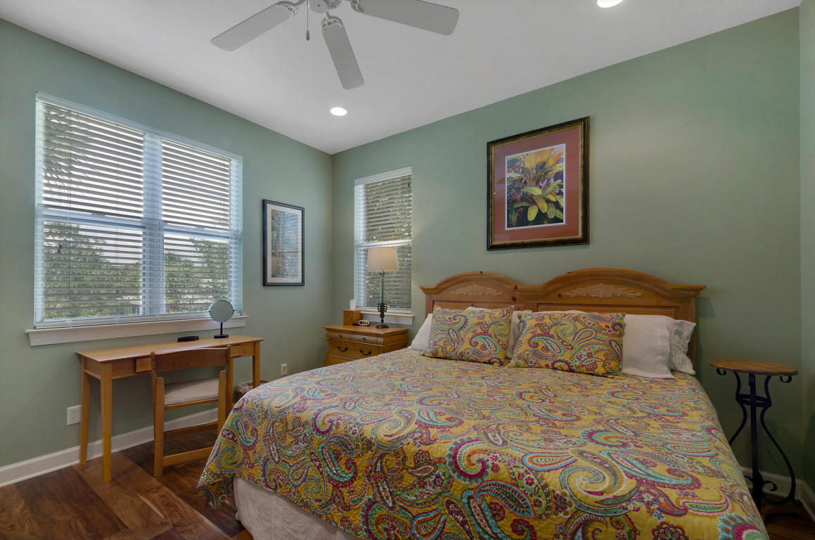 CRYSTAL LAKE - Residential