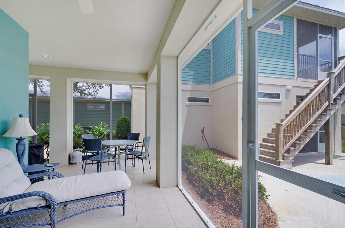 CRYSTAL LAKE - Residential