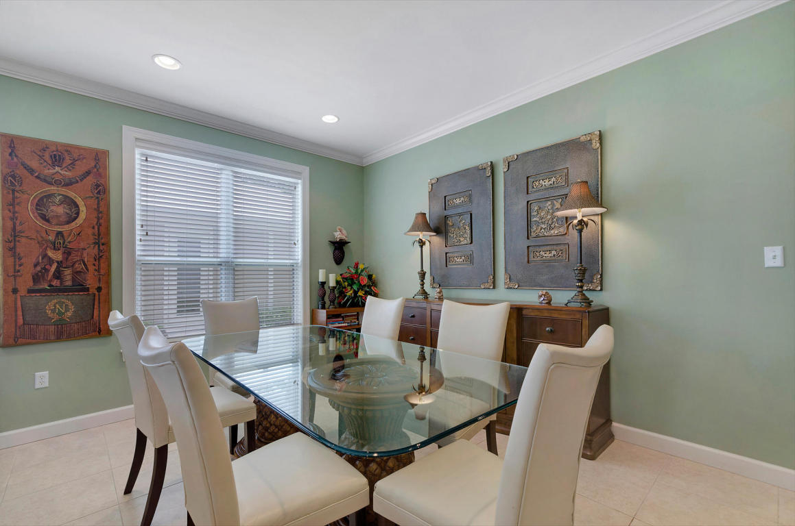 CRYSTAL LAKE - Residential