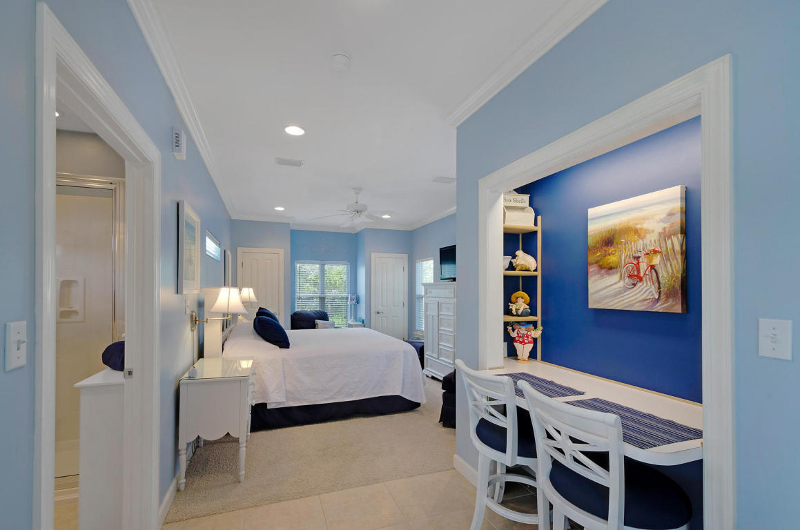 CRYSTAL LAKE - Residential