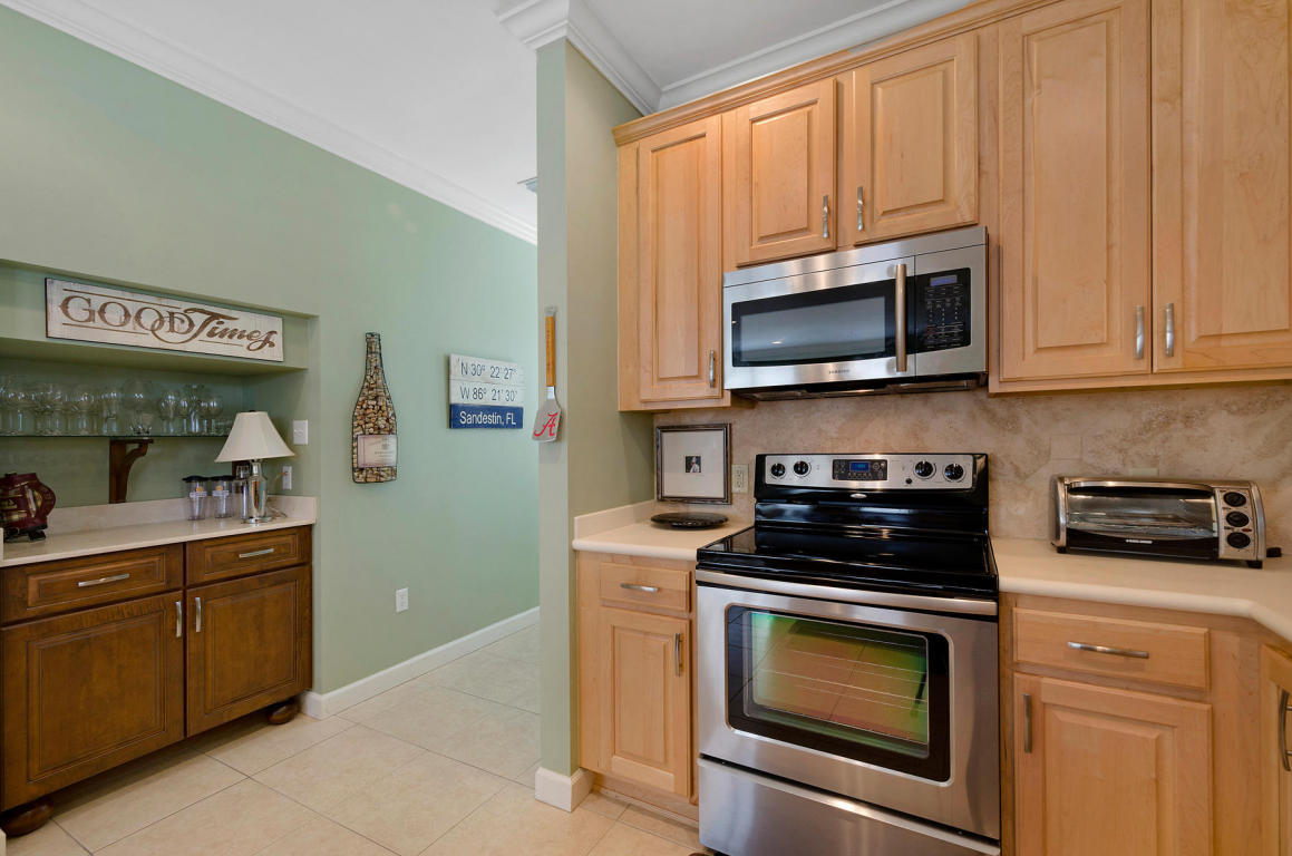 CRYSTAL LAKE - Residential