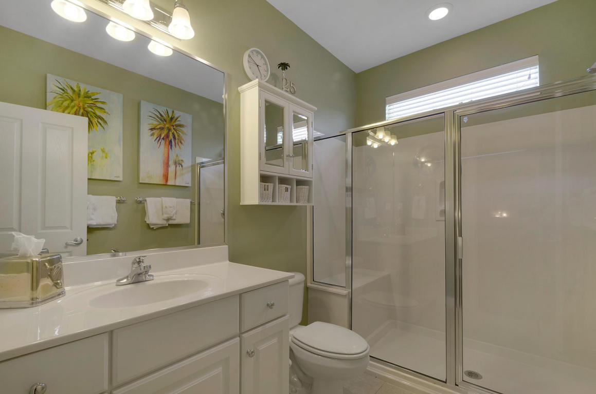 CRYSTAL LAKE - Residential