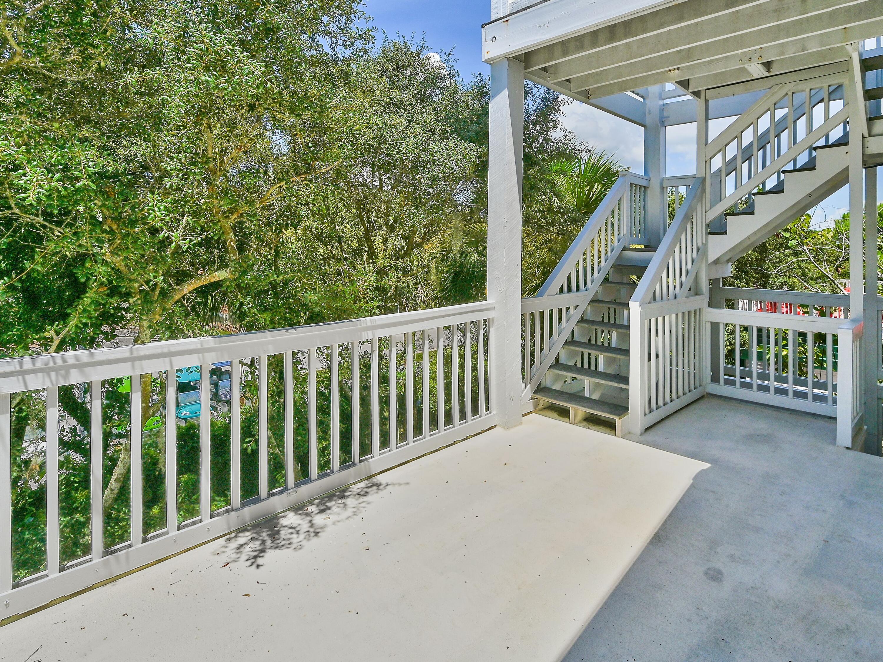 OLD FLORIDA BEACH - Residential