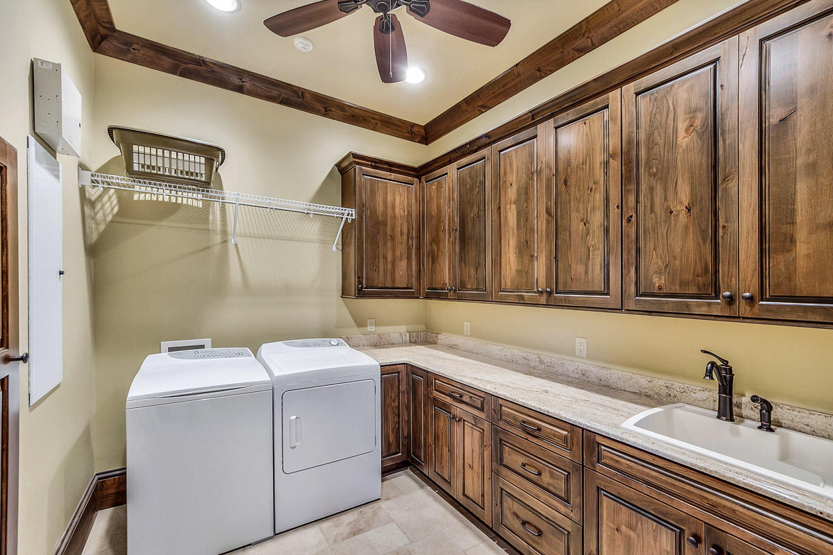 BURNT PINE - Residential