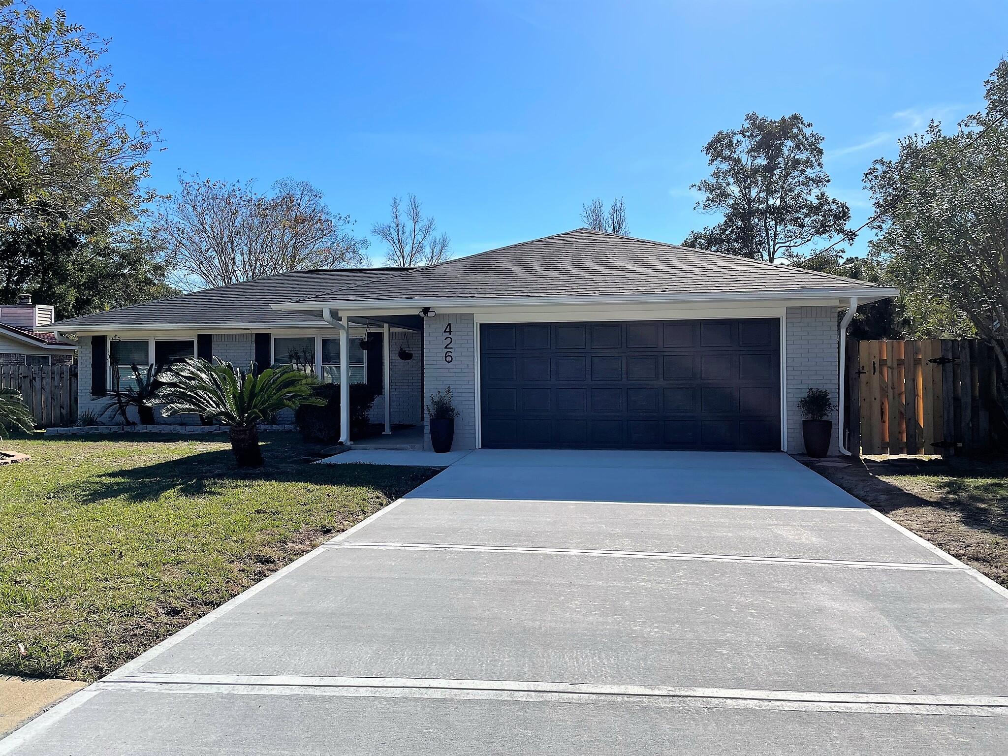 TANGLEWOOD S/D 1ST ADDN - Residential