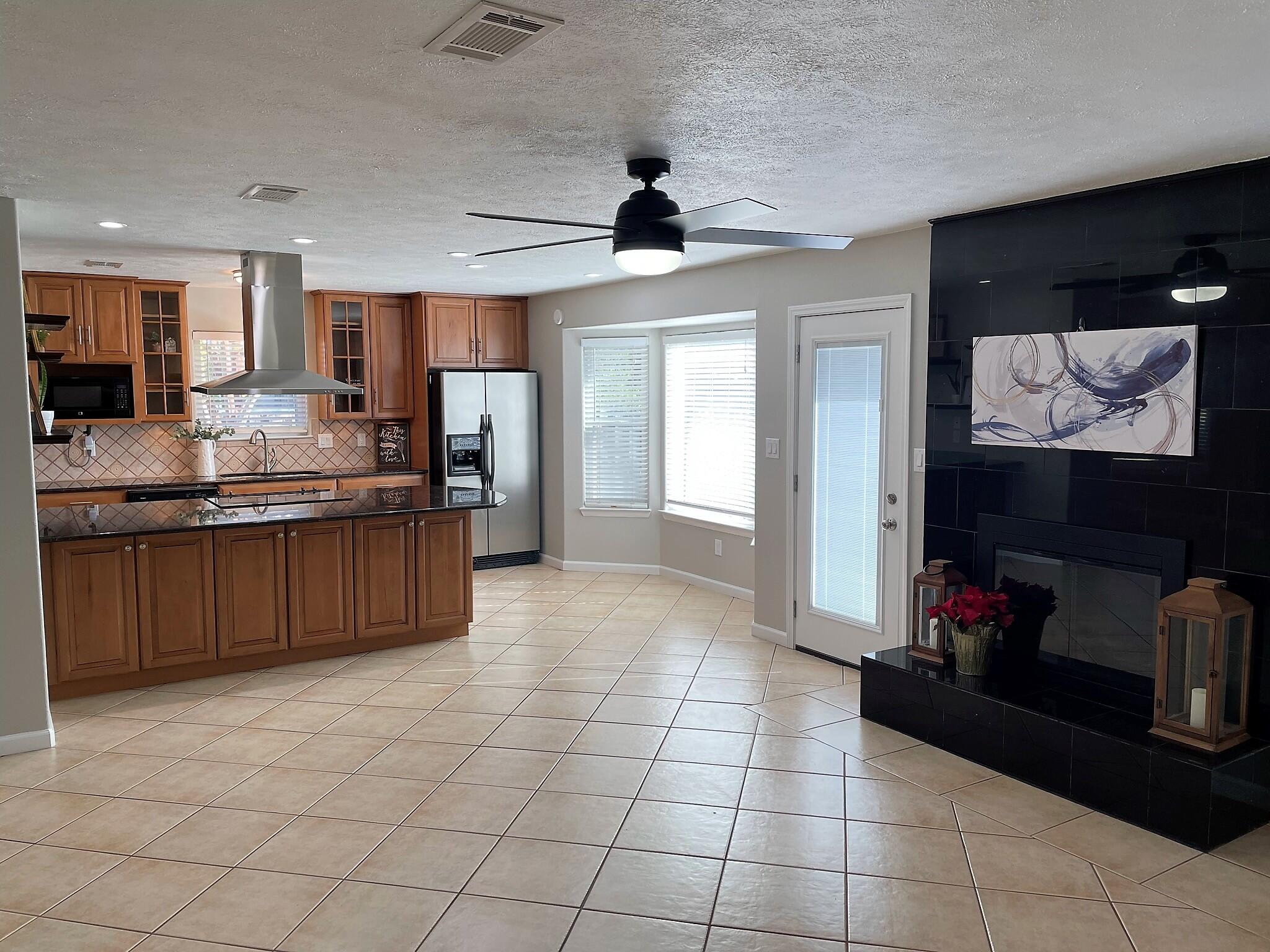 TANGLEWOOD S/D 1ST ADDN - Residential