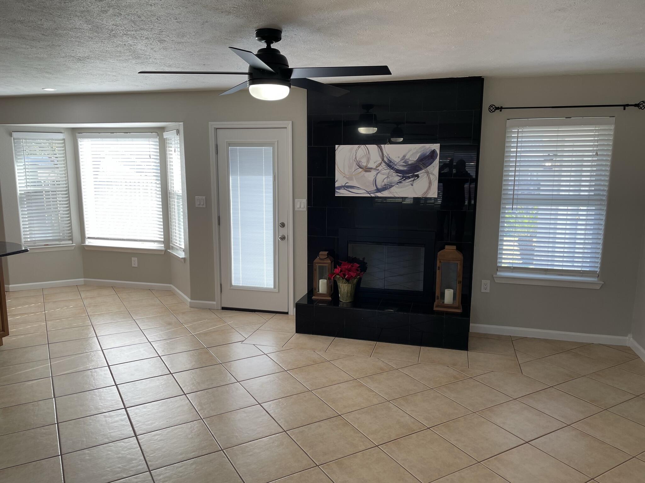 TANGLEWOOD S/D 1ST ADDN - Residential