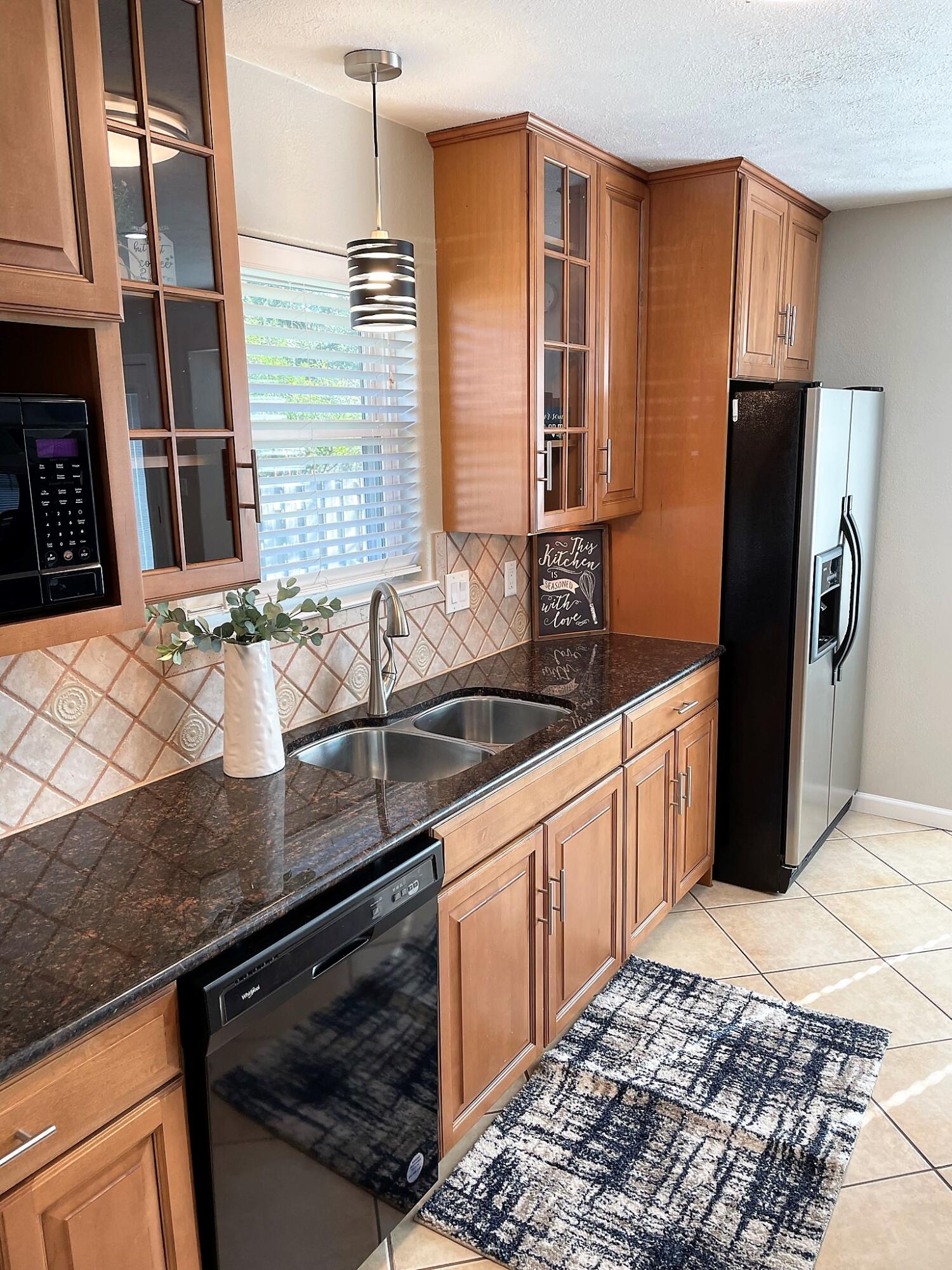 TANGLEWOOD S/D 1ST ADDN - Residential