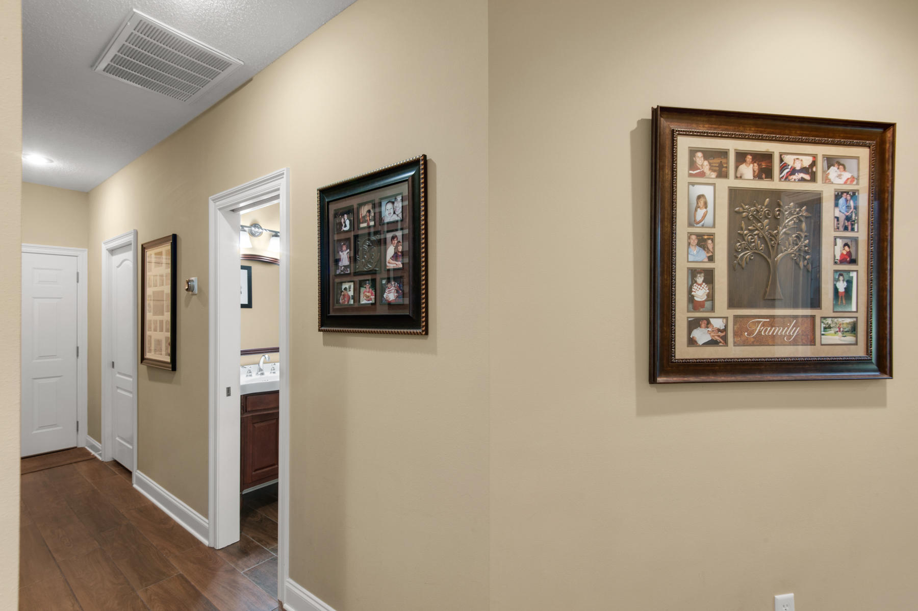 CLAIRE'S VINEYARD - Residential