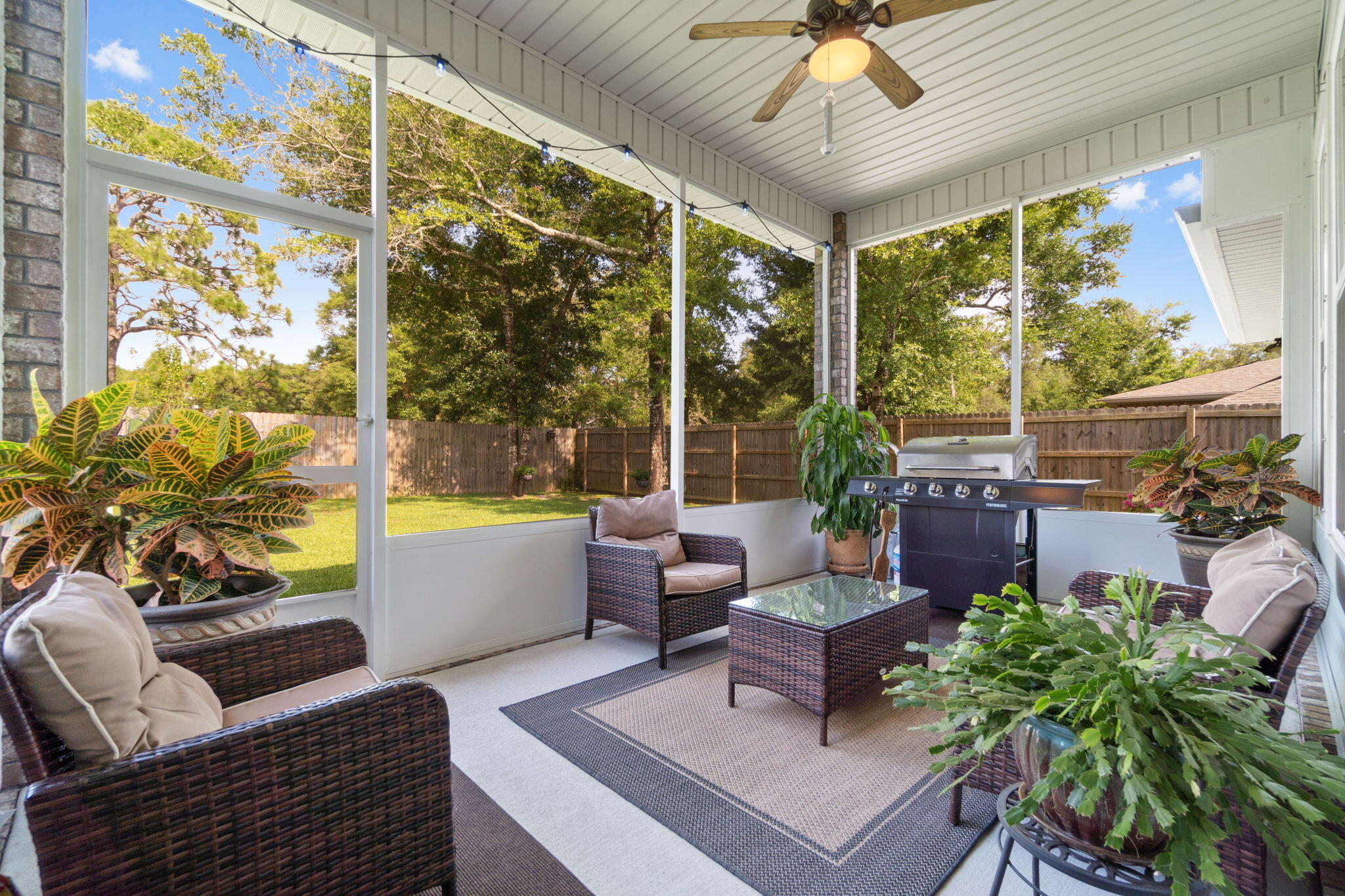 HOLLEY HILLS - Residential