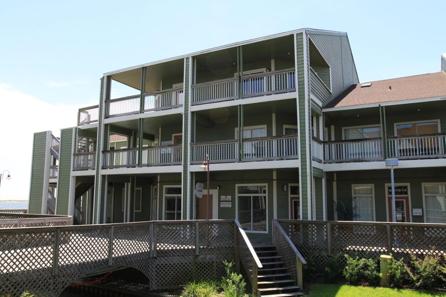 This 2nd floor office has unbelievable views of the Santa Rosa Sound and Okaloosa Island! The spacious layout consists of multiple large executive offices with unobstructed waterfront views, a large conference room, a lobby/ reception area, three support offices, restrooms and a private balconie.This unit has vaulted ceilings, numerous windows and access by way of an elevator as well as two stair cases.