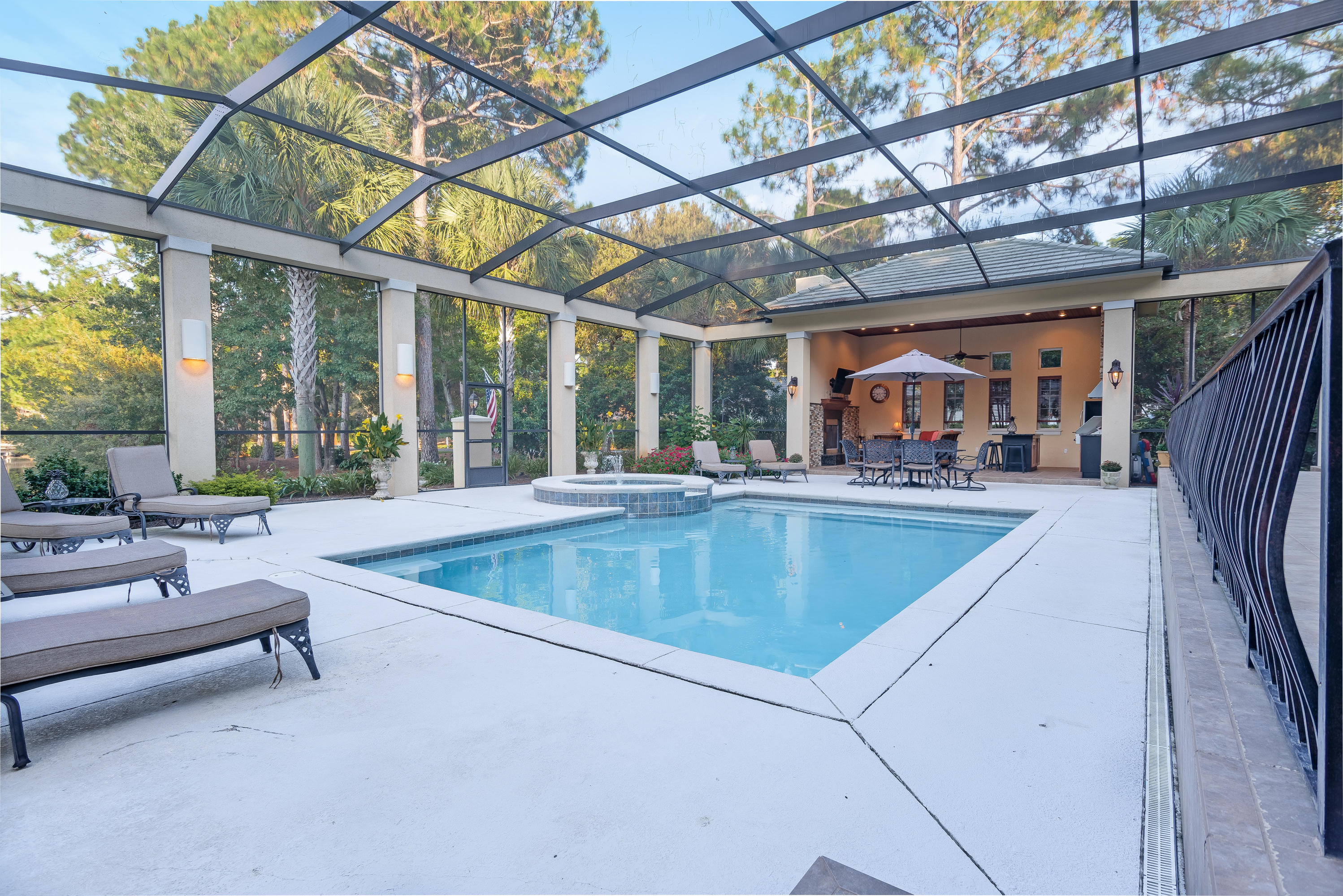 ISLAND GREEN - Residential
