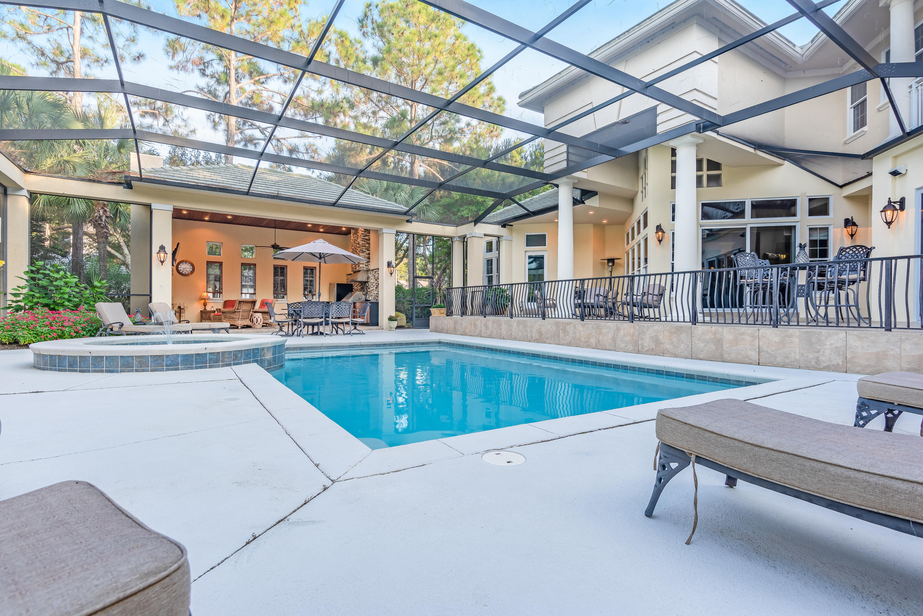 ISLAND GREEN - Residential