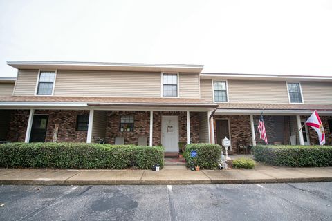 A home in Fort Walton Beach