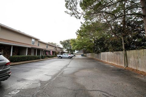 A home in Fort Walton Beach