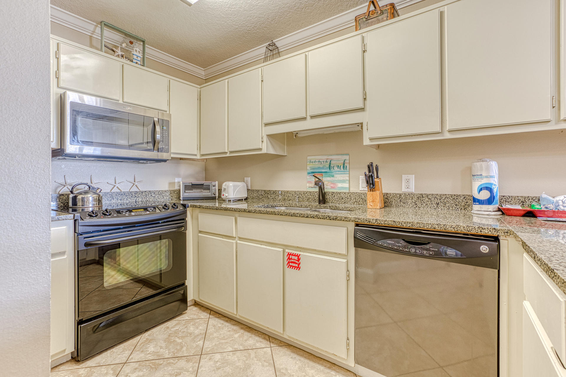 BEACHSIDE VILLAS CONDO - Residential