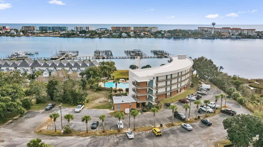 PIRATES BAY PH 1 - Residential