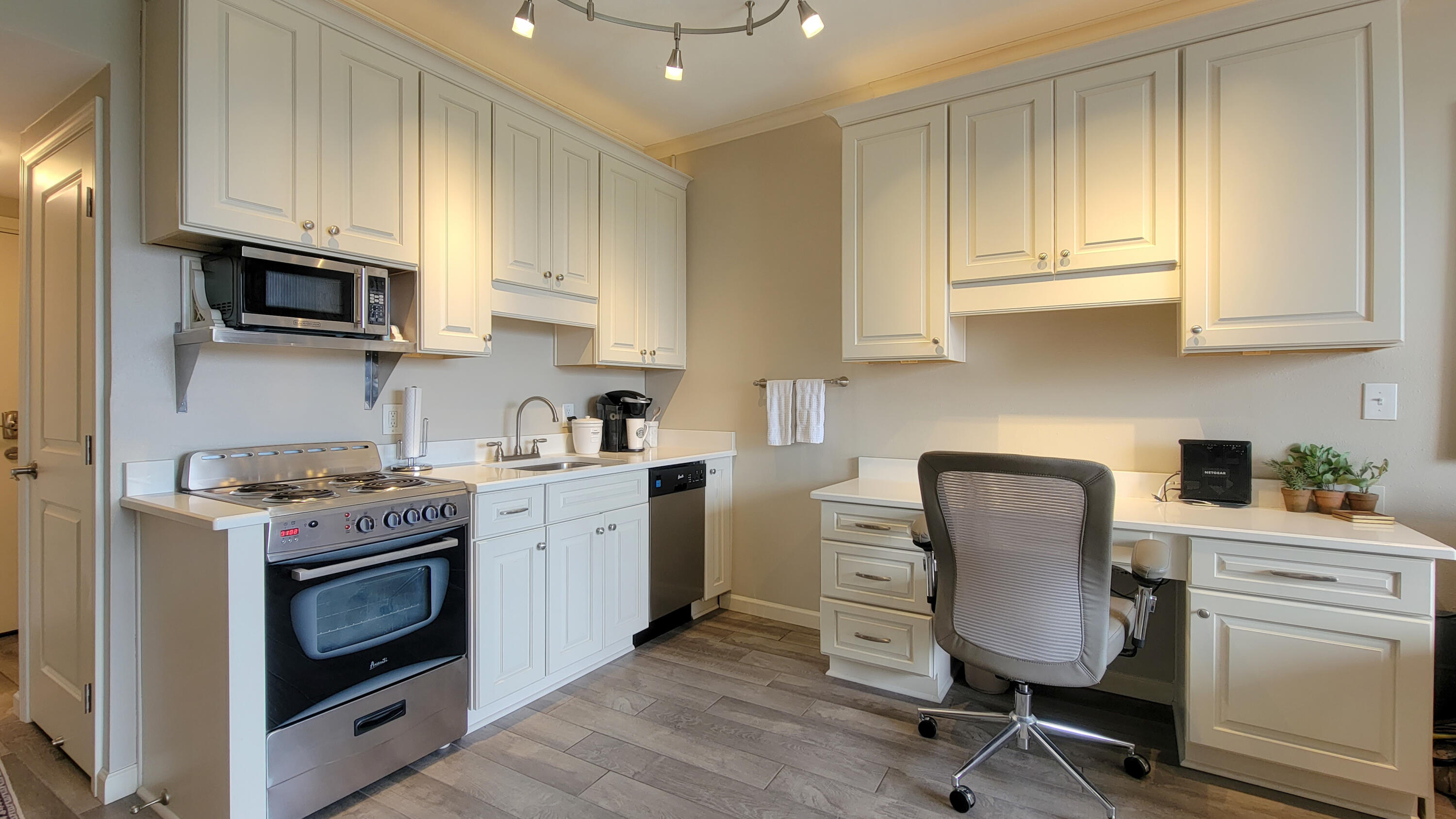 PIRATES BAY PH 1 - Residential