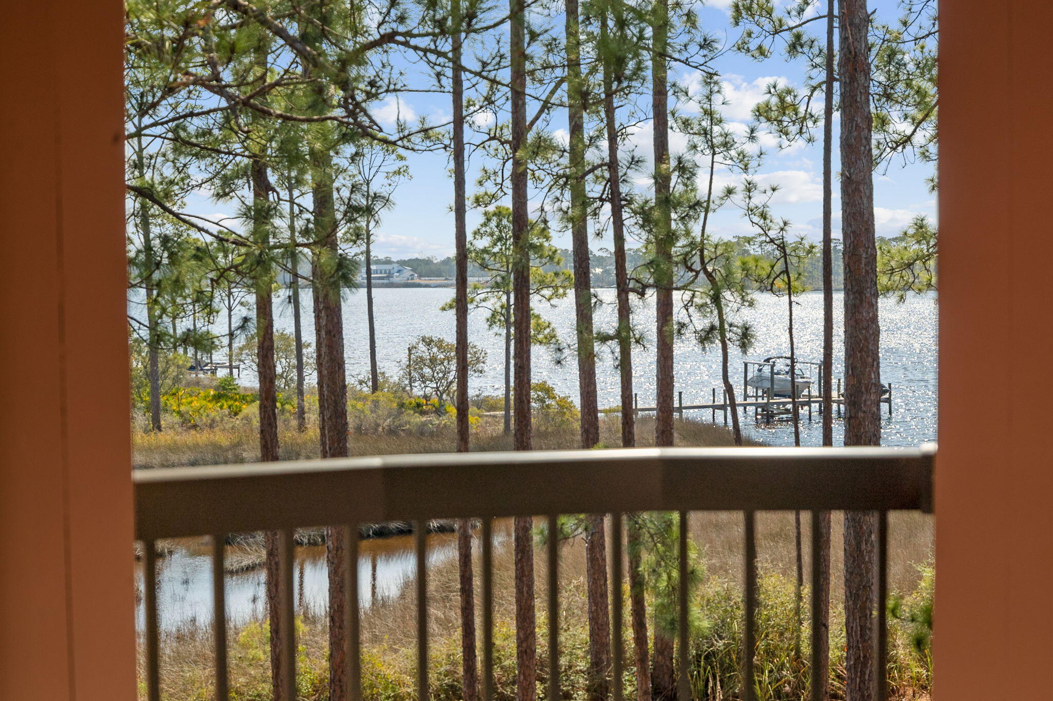 WILD HERON LAKESIDE LODGE - Residential