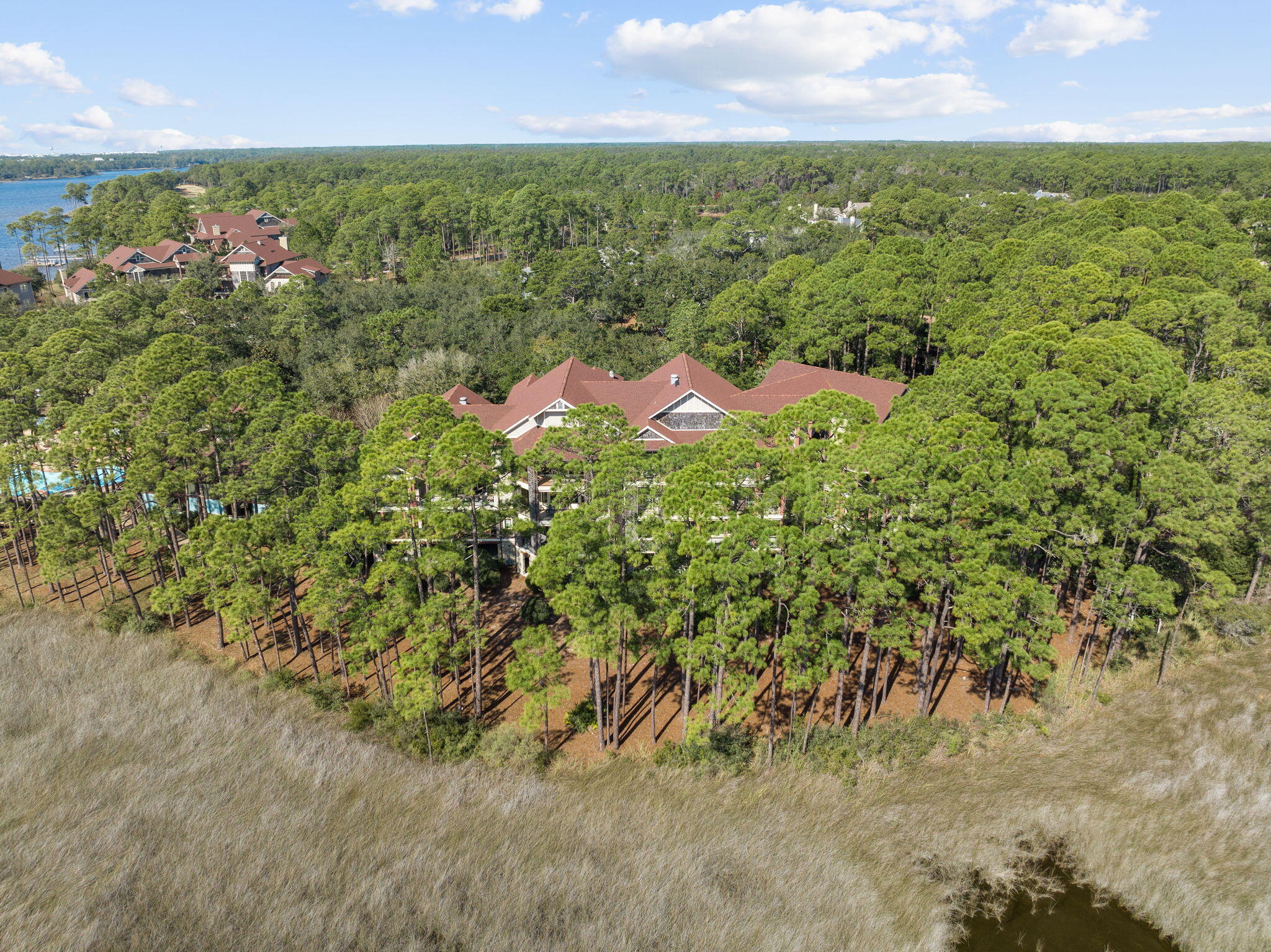 WILD HERON LAKESIDE LODGE - Residential