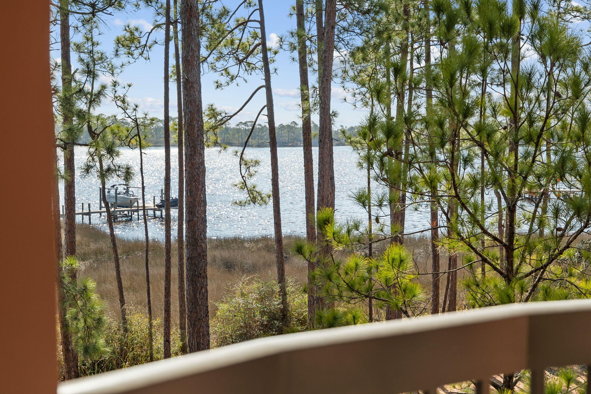 WILD HERON LAKESIDE LODGE - Residential