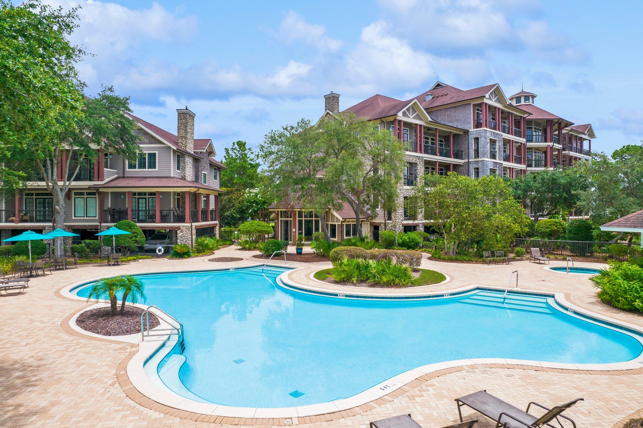 WILD HERON LAKESIDE LODGE - Residential