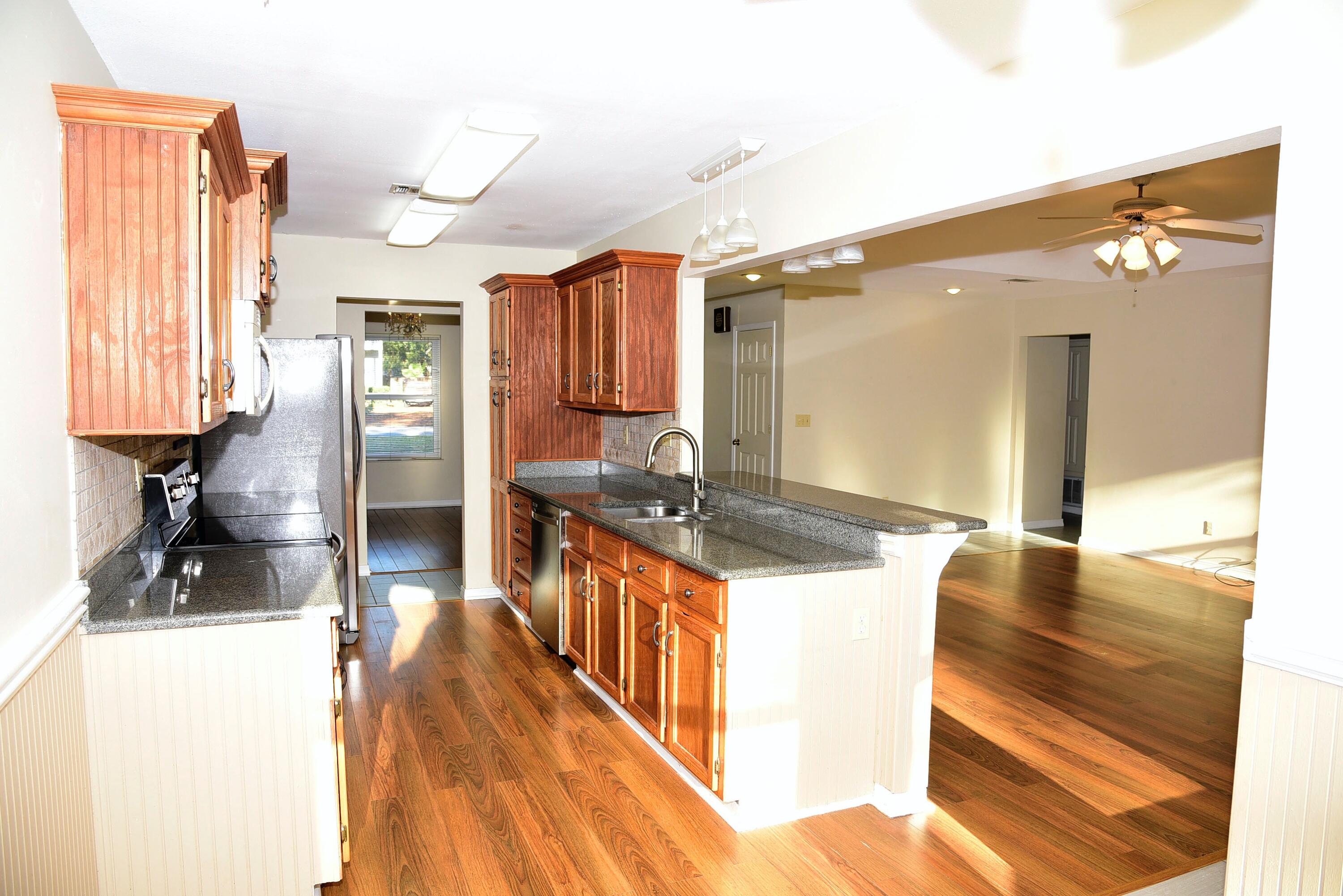 RAINTREE ESTATES - Residential Lease