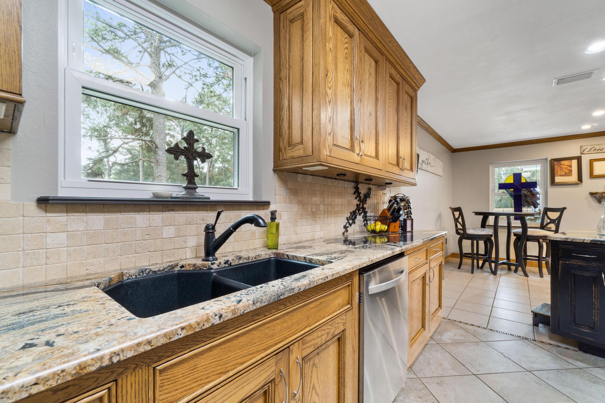 ROCKY,LAKEWAY,FAIRWY (222204.00) - Residential