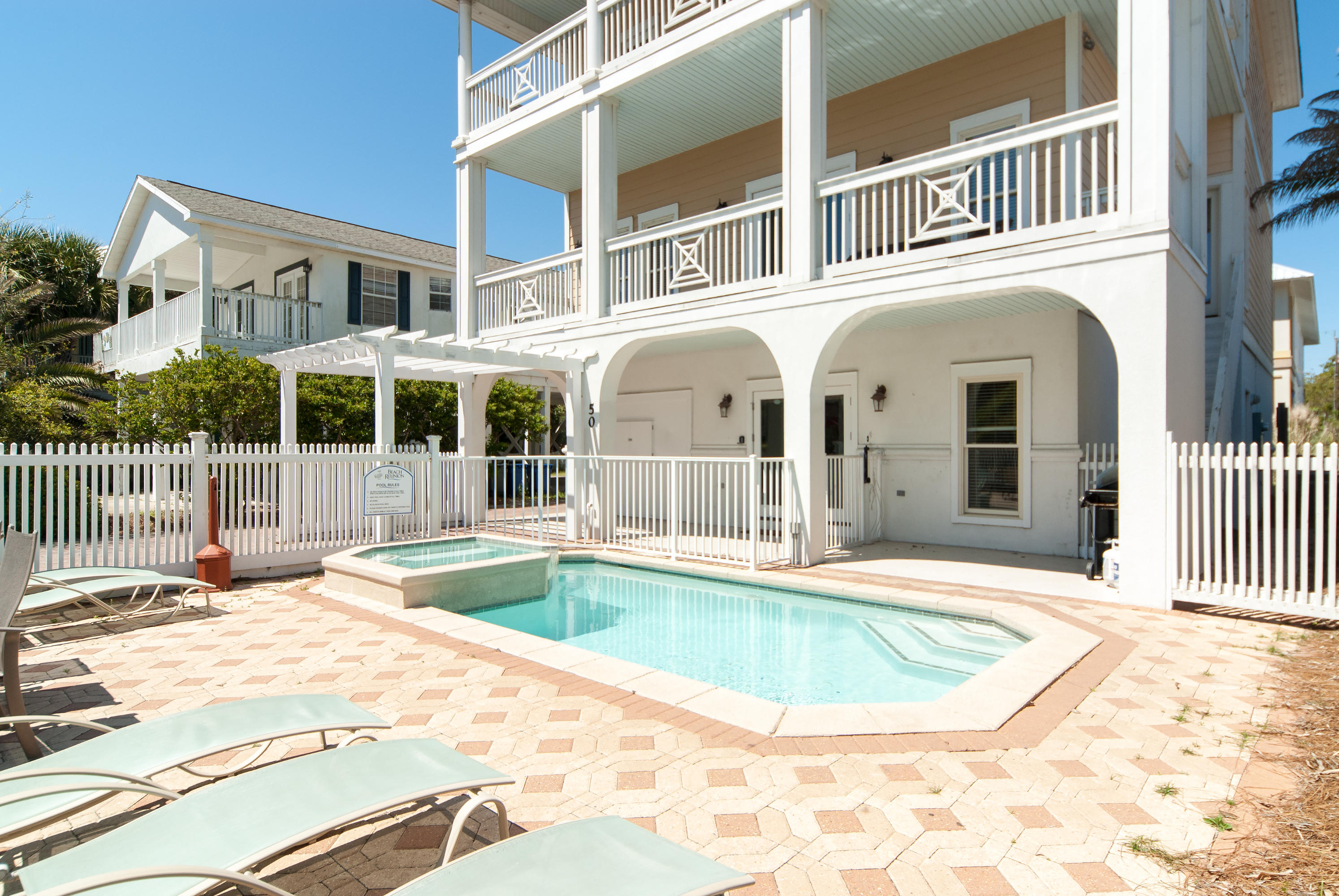 FRANGISTA BEACH - Residential