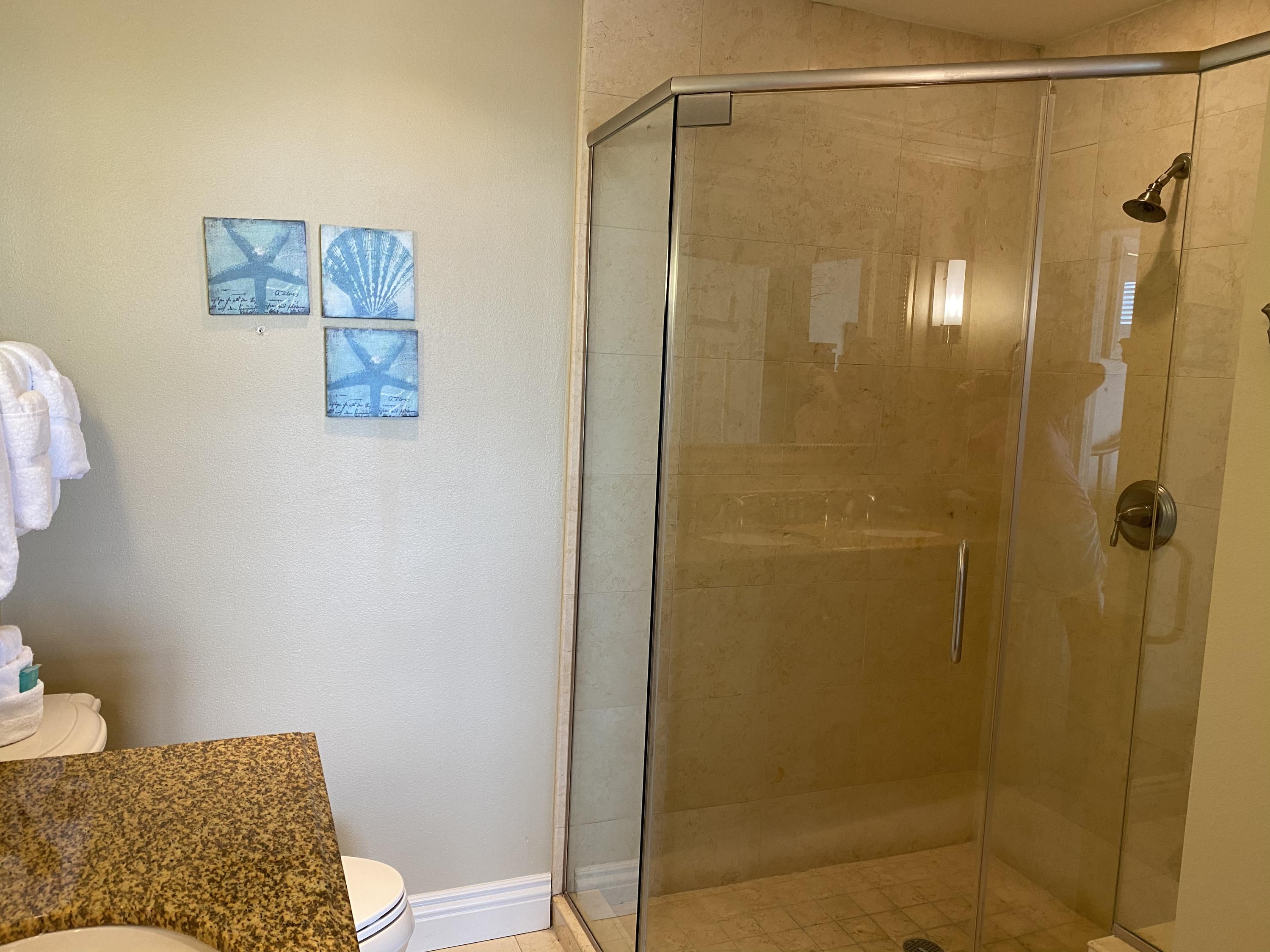 EMERALD GRANDE - Residential