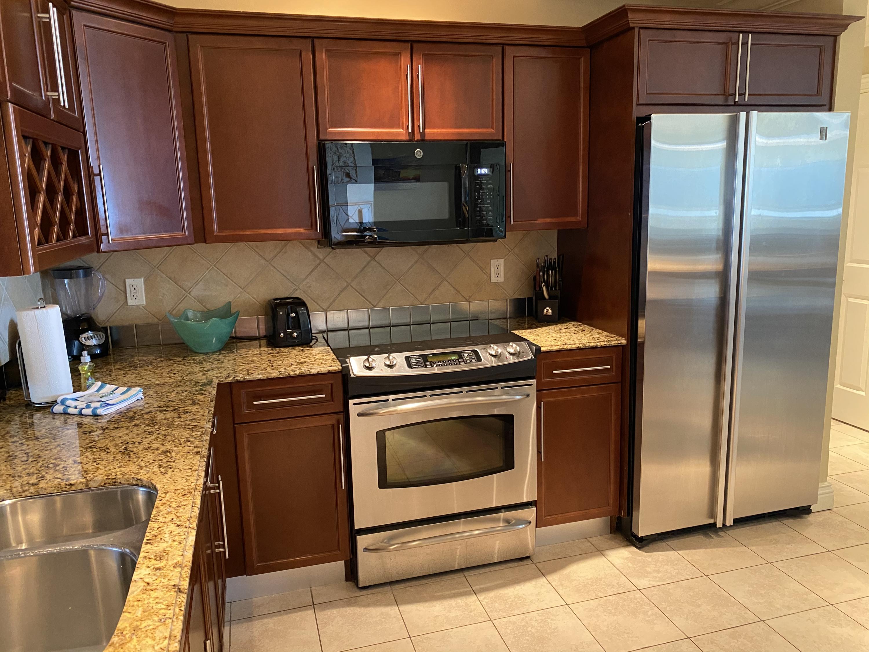 EMERALD GRANDE - Residential