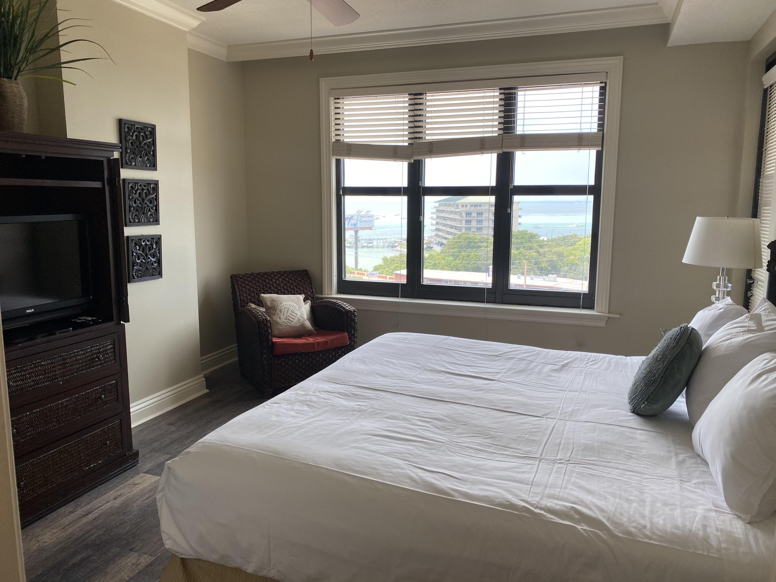 EMERALD GRANDE - Residential