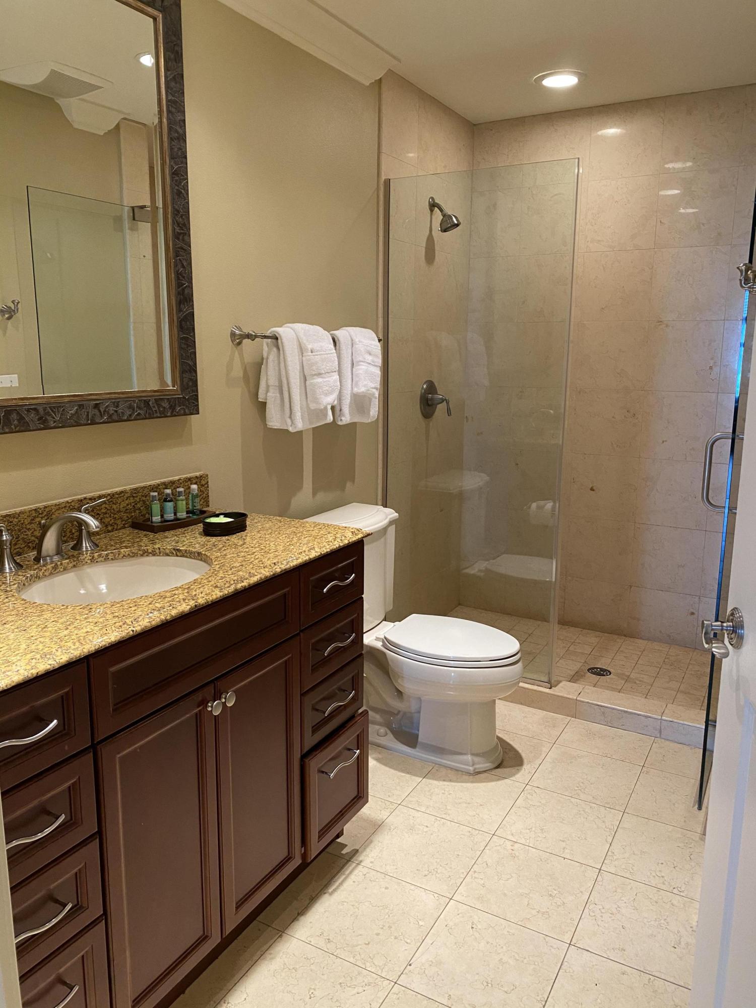 EMERALD GRANDE - Residential