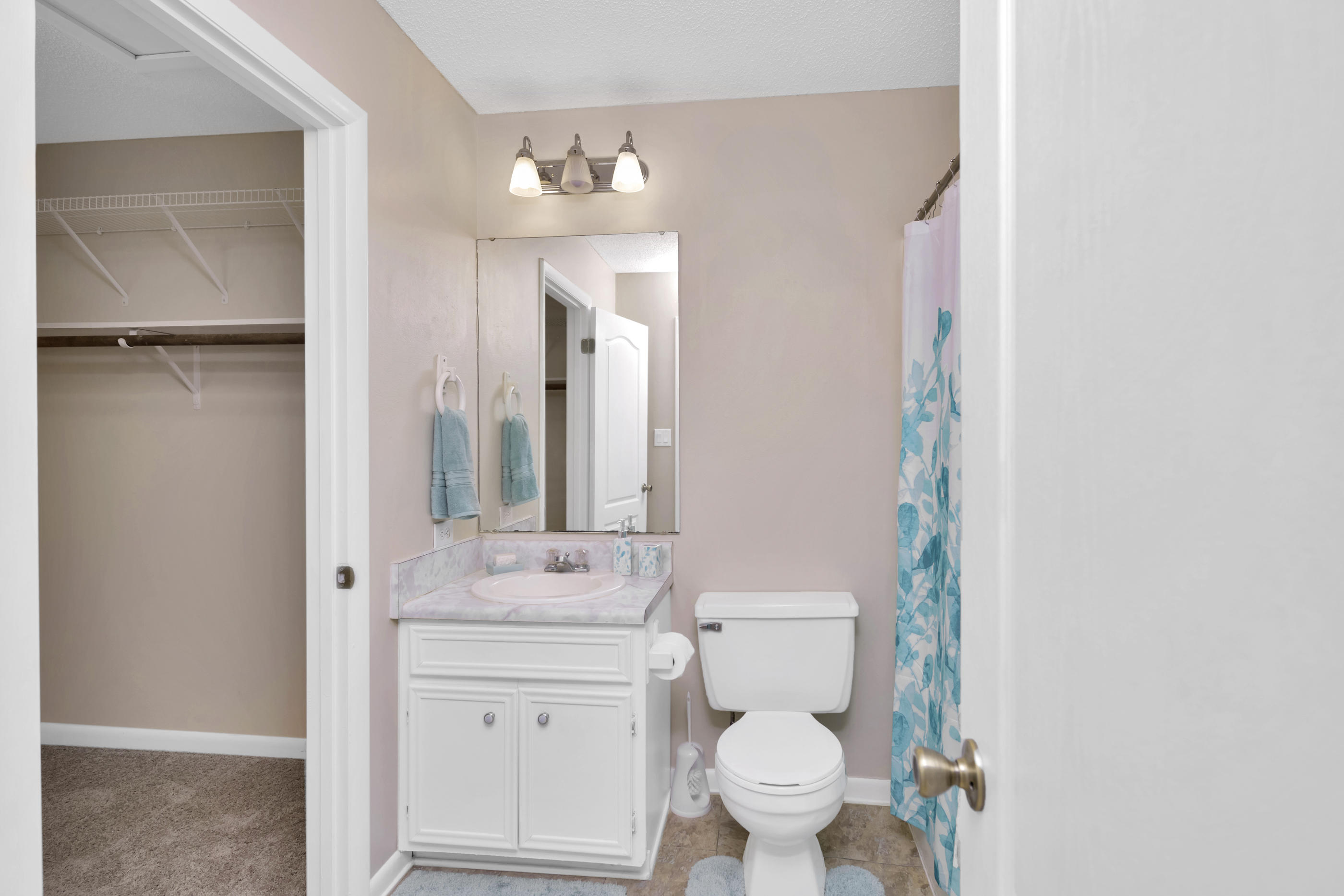 WOODHAM MANOR - Residential