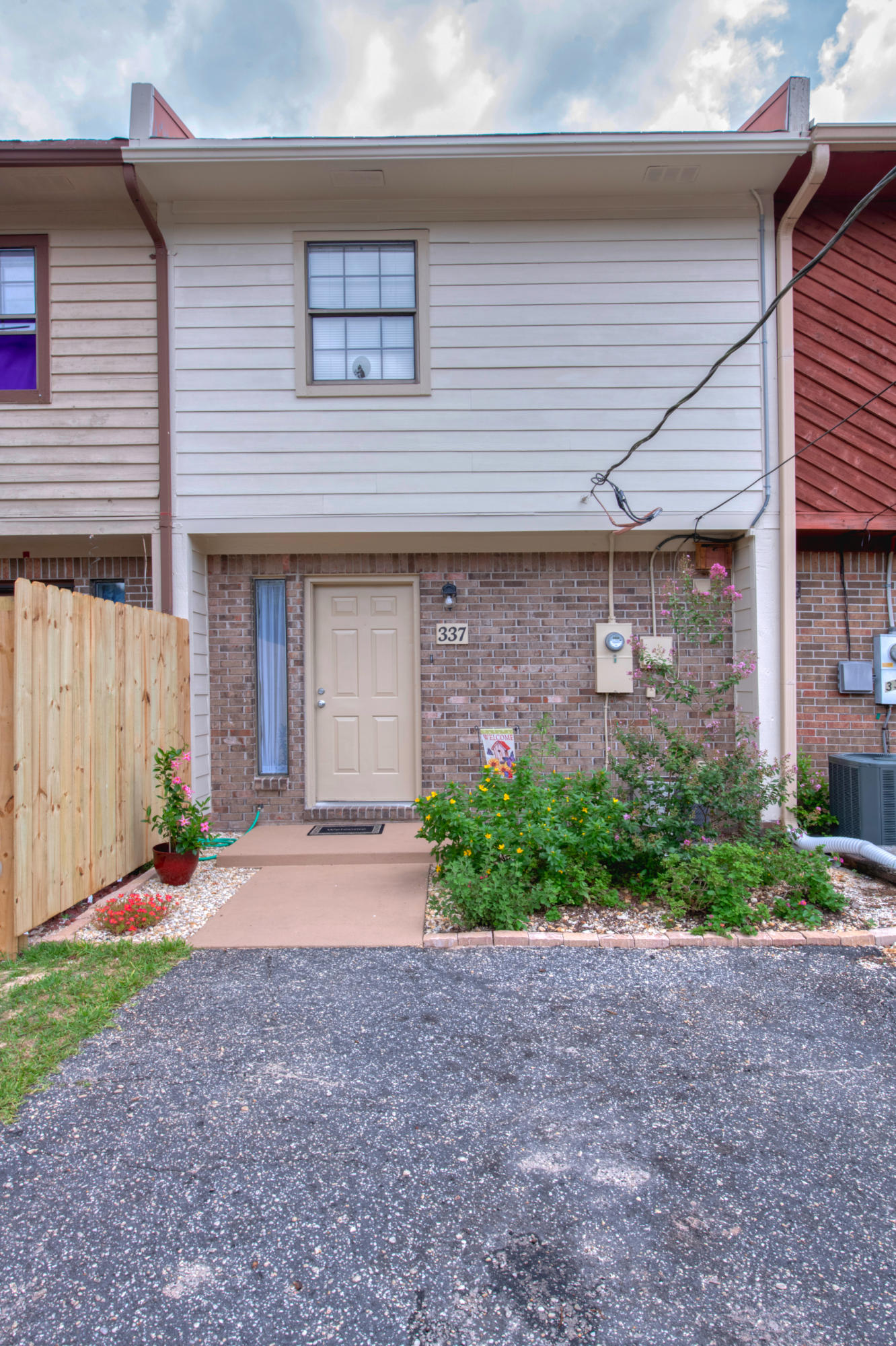 WOODHAM MANOR - Residential