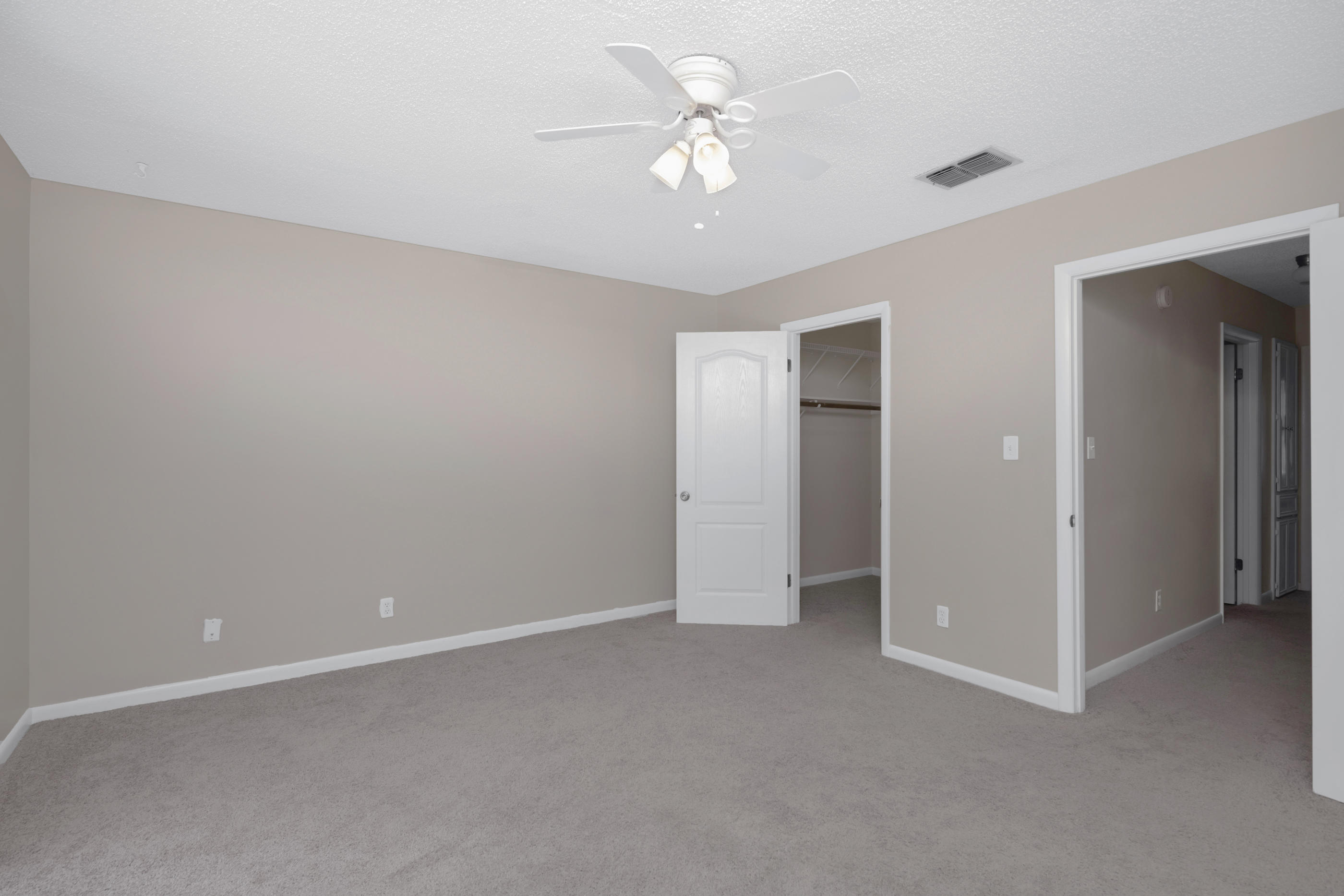 WOODHAM MANOR - Residential