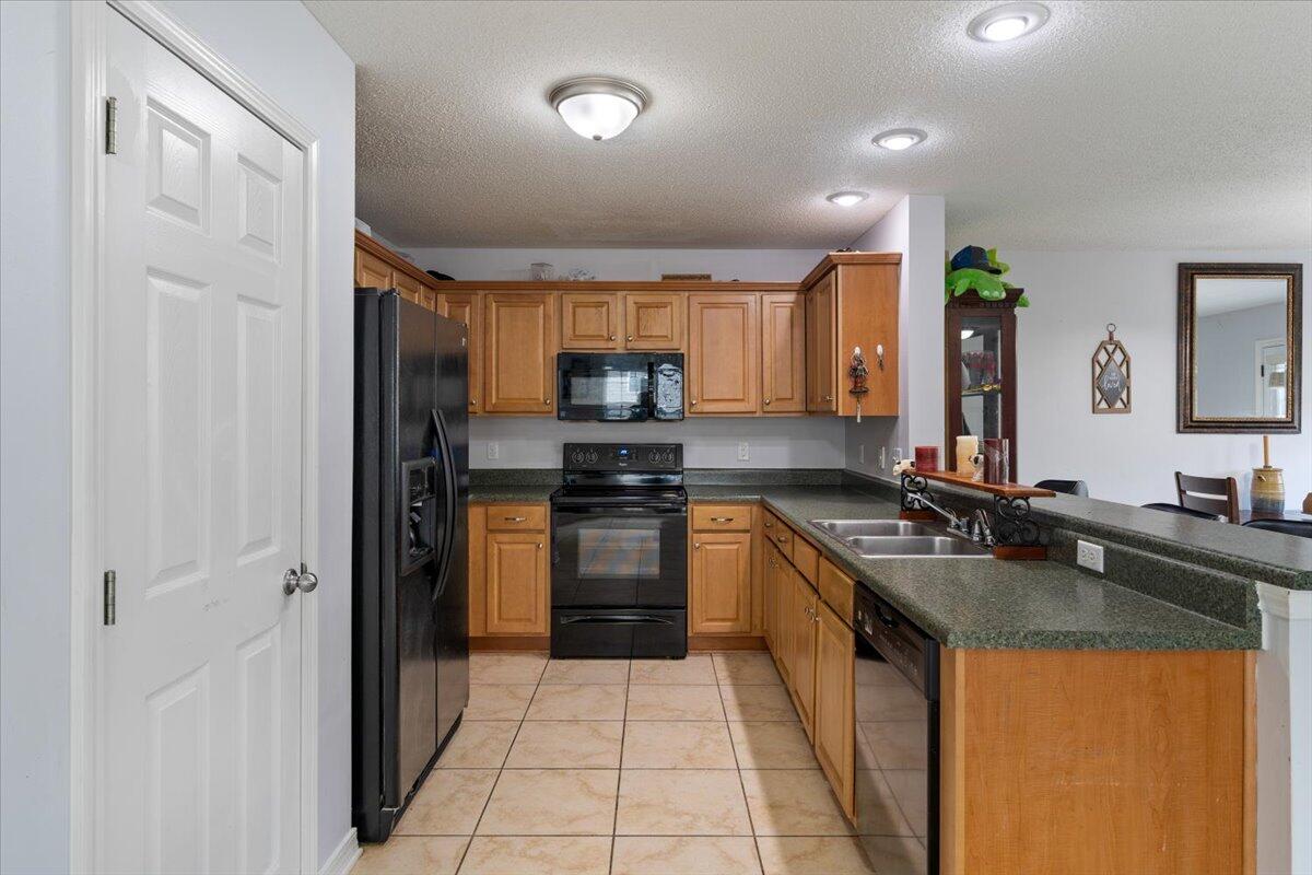 STILLWELL ESTATES - Residential